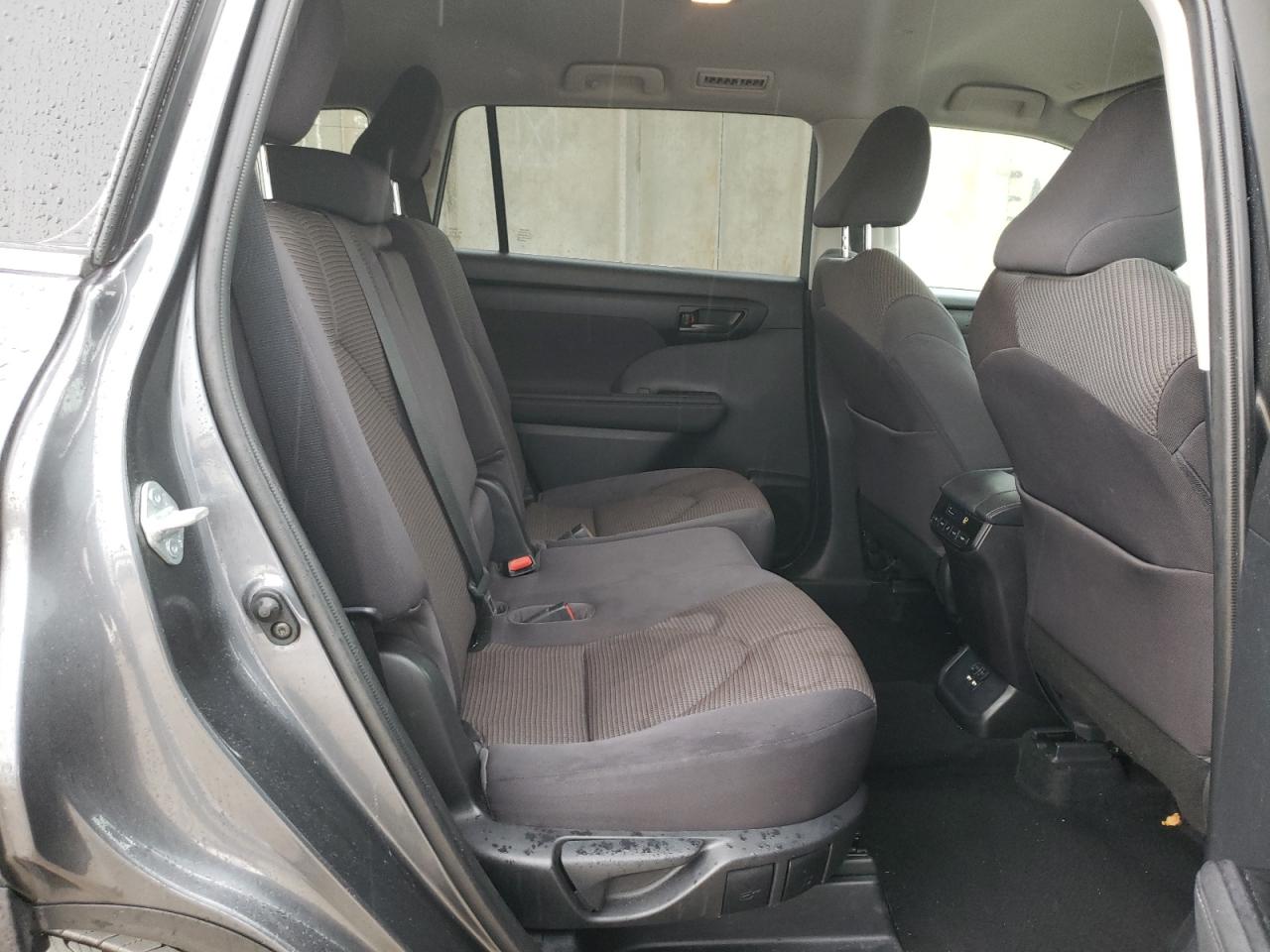 Zdjęcie 6 z aukcji – 2021 TOYOTA HIGHLANDER z VIN 5TDZZRAH1MS515825