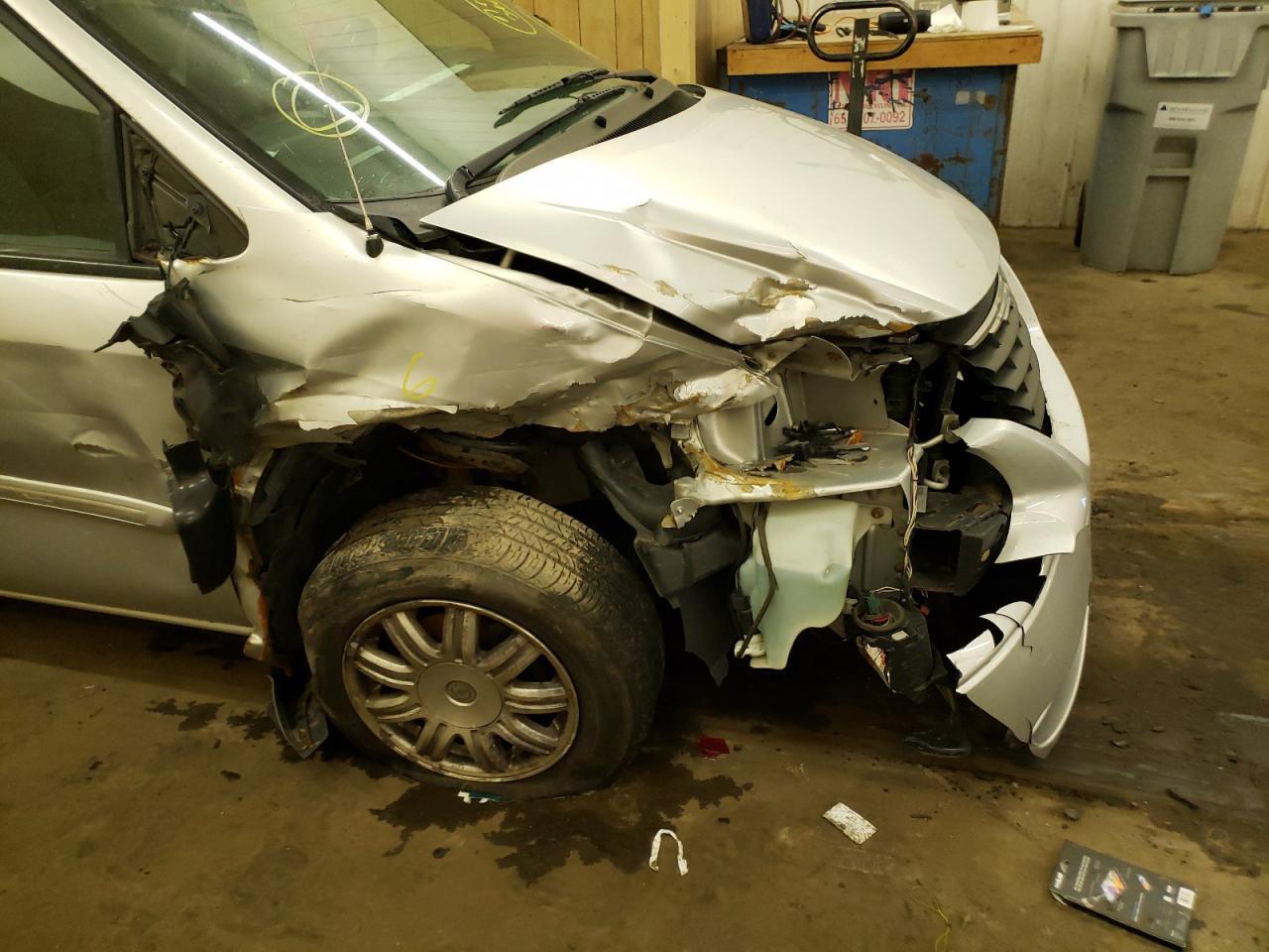 Photo 9 from auction – 2006 CHRYSLER TOWN&COUNT with VIN 2A4GP54L06R714764