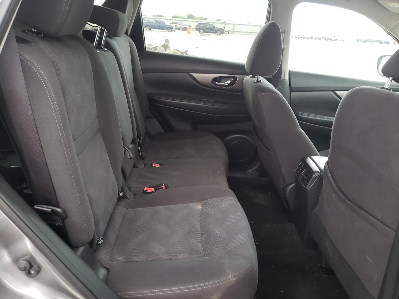 Photo 6 from auction – 2016 NISSAN ROGUE S with VIN KNMAT2MV6GP646030