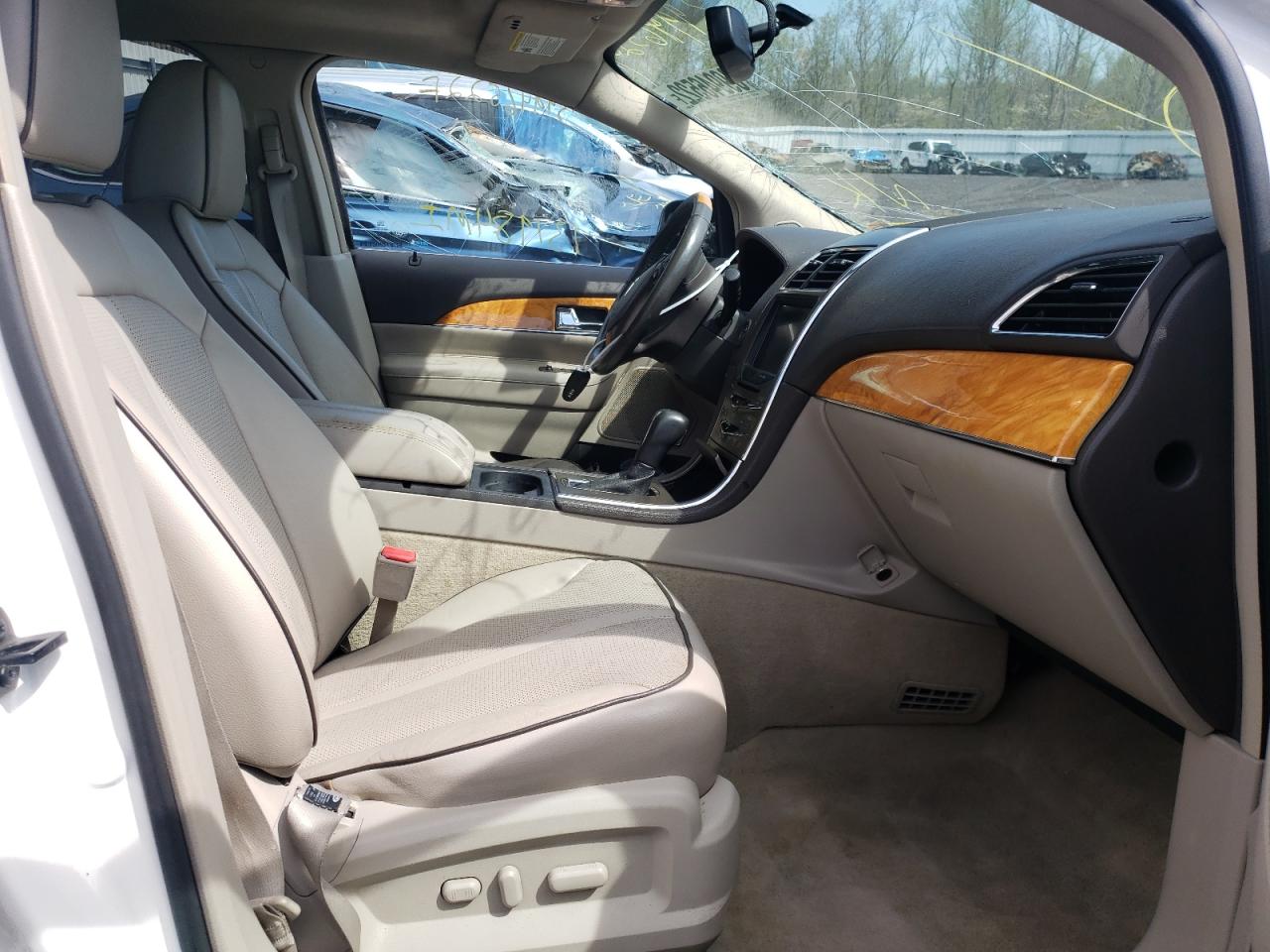 Photo 5 from auction – 2011 LINCOLN MKX with VIN 2LMDJ8JK9BBJ17283