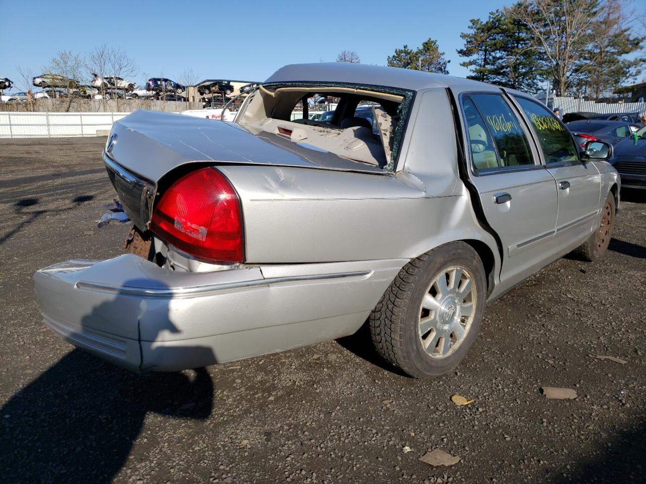 Photo 4 from auction – 2007 MERCURY GRAND MARQ with VIN 2MEFM74V87X627178