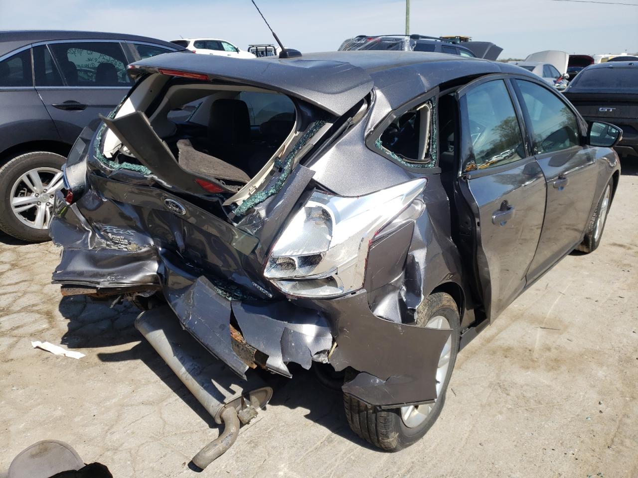 Photo 4 from auction – 2014 FORD FOCUS SE with VIN 1FADP3K25EL255428