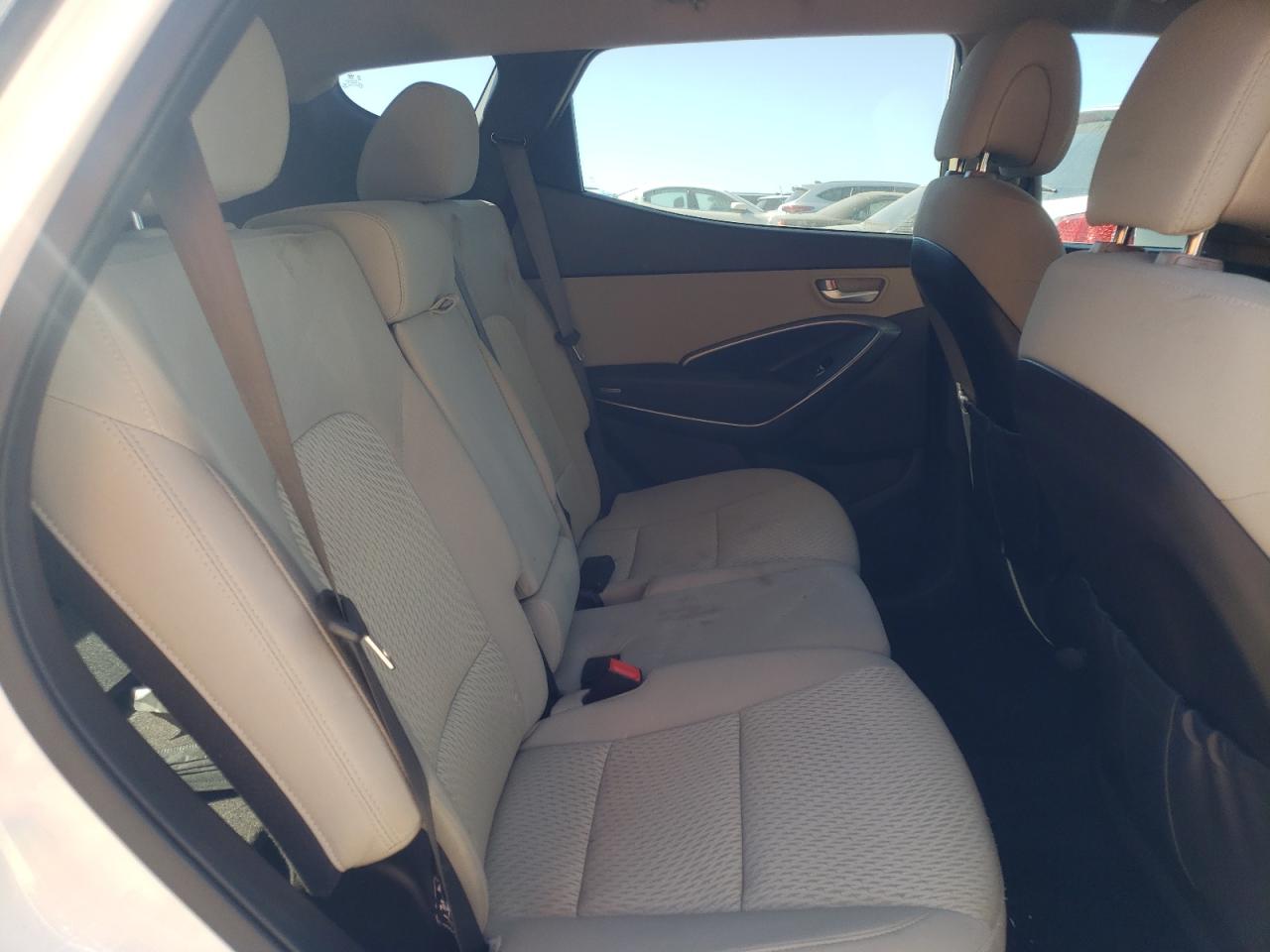 Photo 6 from auction – 2017 HYUNDAI SANTA FE S with VIN 5NMZU3LB7HH042882