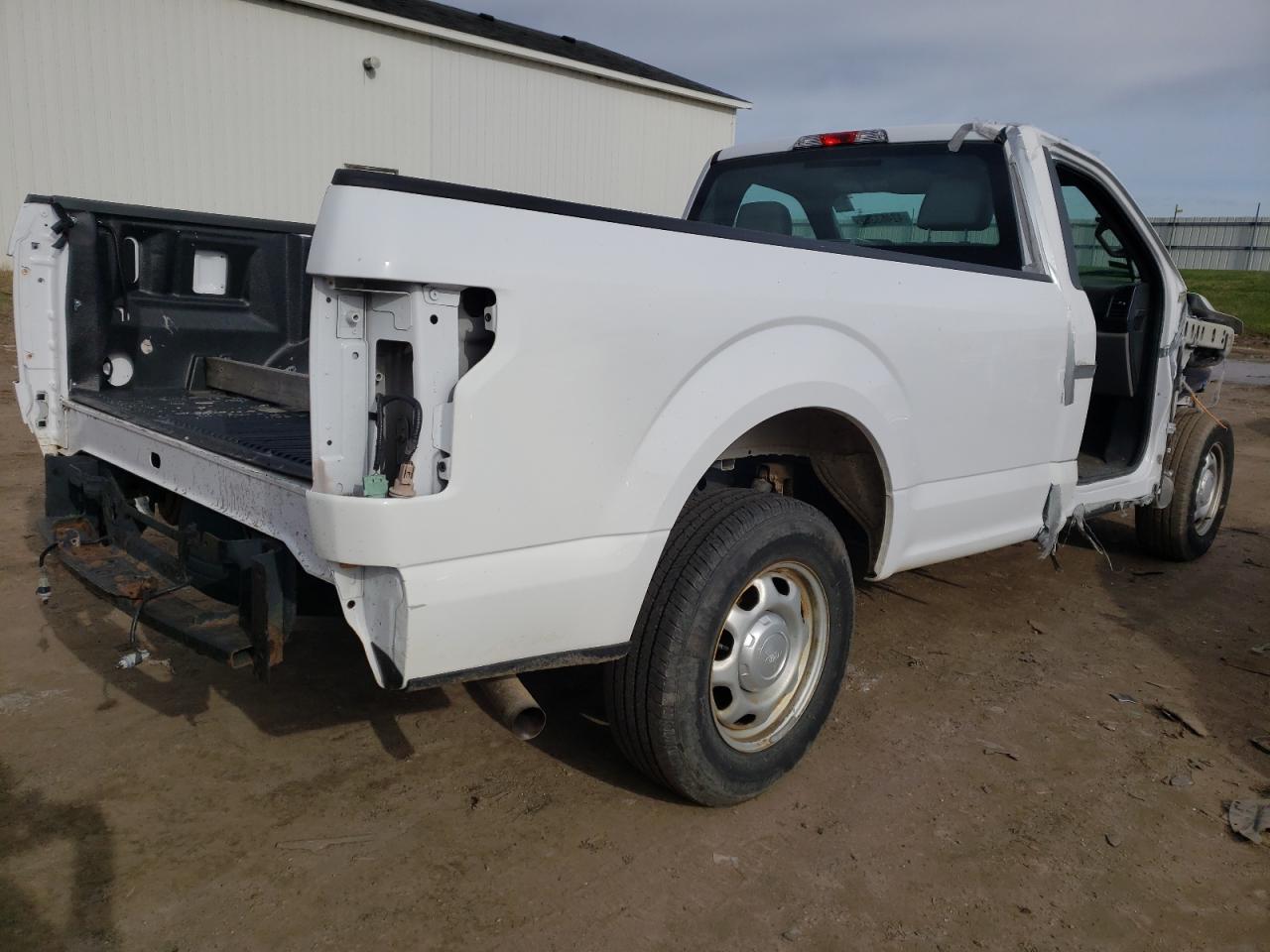 Photo 4 from auction – 2016 FORD F150 with VIN 1FTMF1C82GKD08731