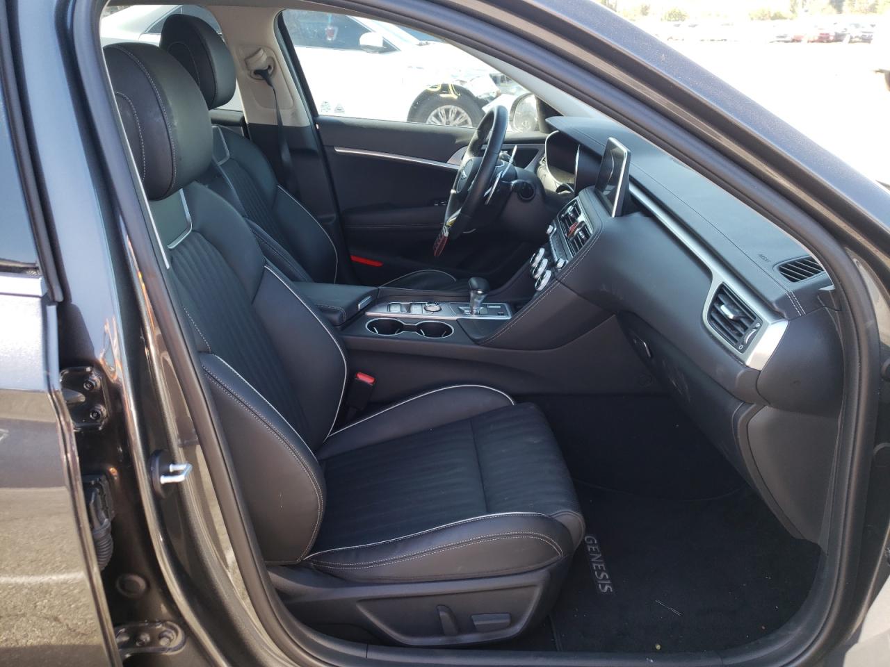 Photo 5 from auction – 2019 GENESIS G70 ELITE with VIN KMTG34LA3KU032441
