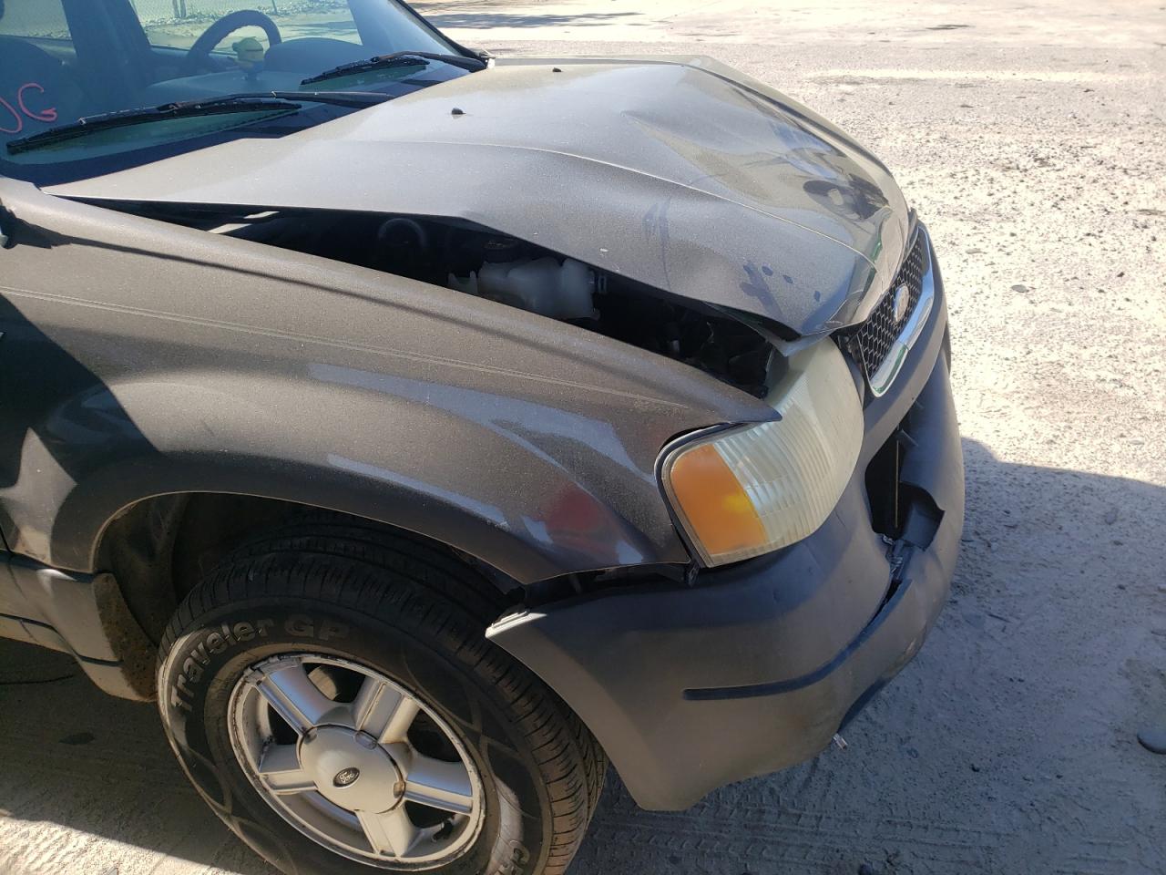 Photo 9 from auction – 2002 FORD ESCAPE XLT with VIN 1FMYU03152KE00148
