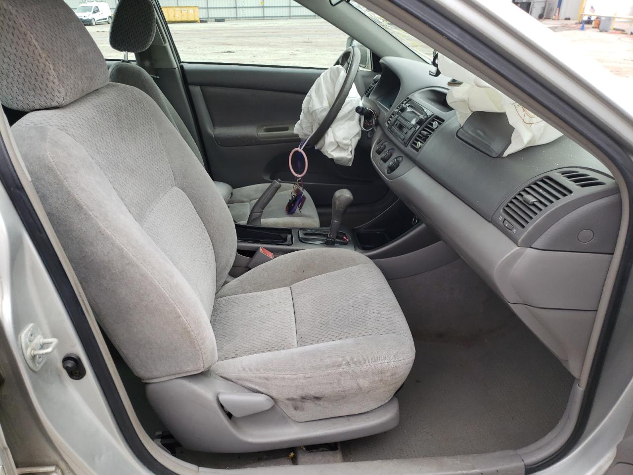 Photo 5 from auction – 2003 TOYOTA CAMRY LE with VIN 4T1BE32K13U699805