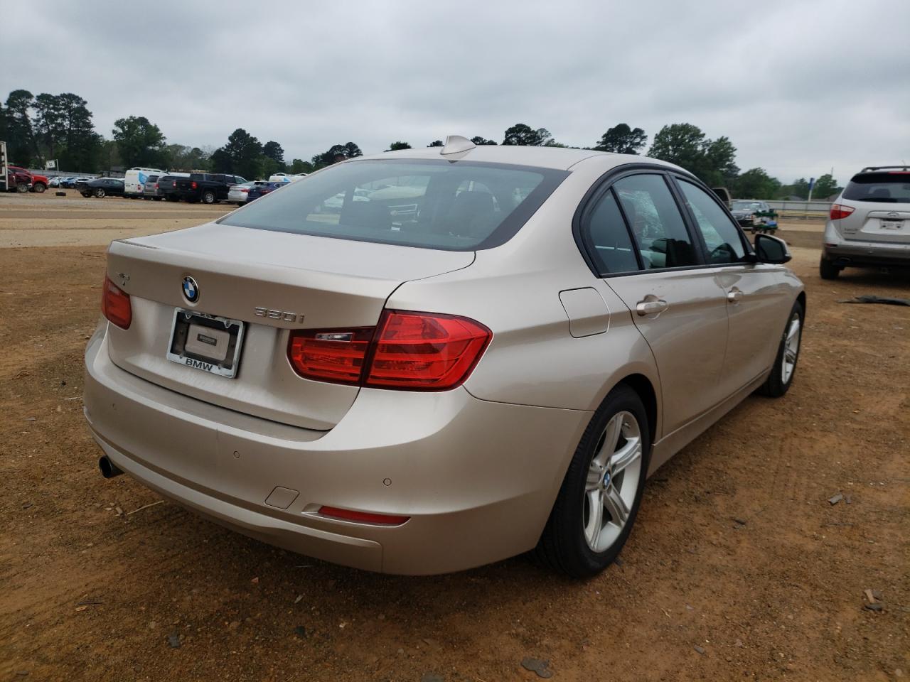 Photo 4 from auction – 2015 BMW 320 I with VIN WBA3B1C54FK141054