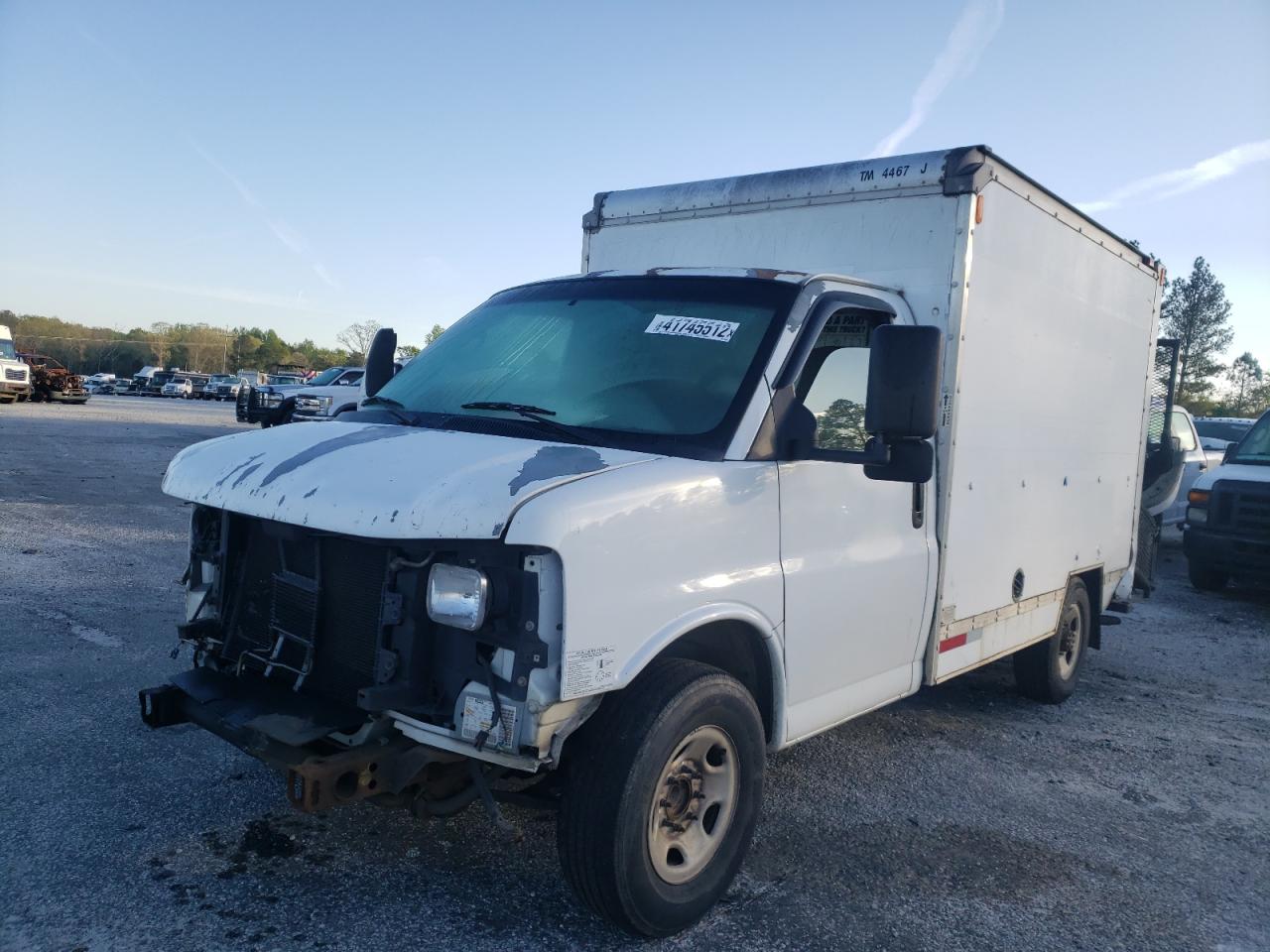 Photo 2 from auction – 2004 GMC SAVANA CUT with VIN 1GDGG31V941913504