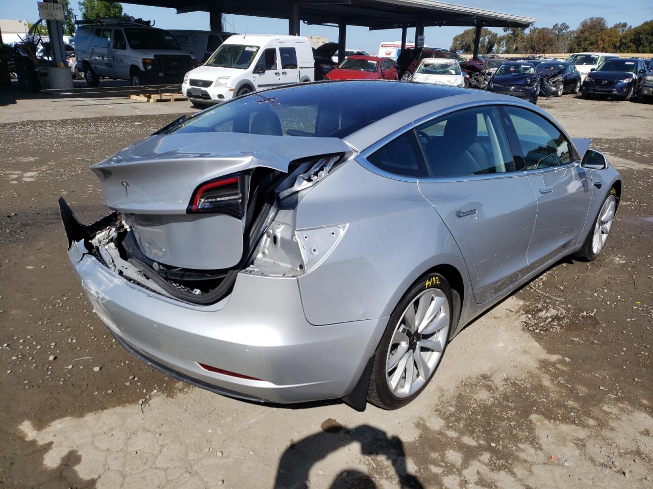 Photo 4 from auction – 2018 TESLA MODEL 3 with VIN 5YJ3E1EA9JF048458