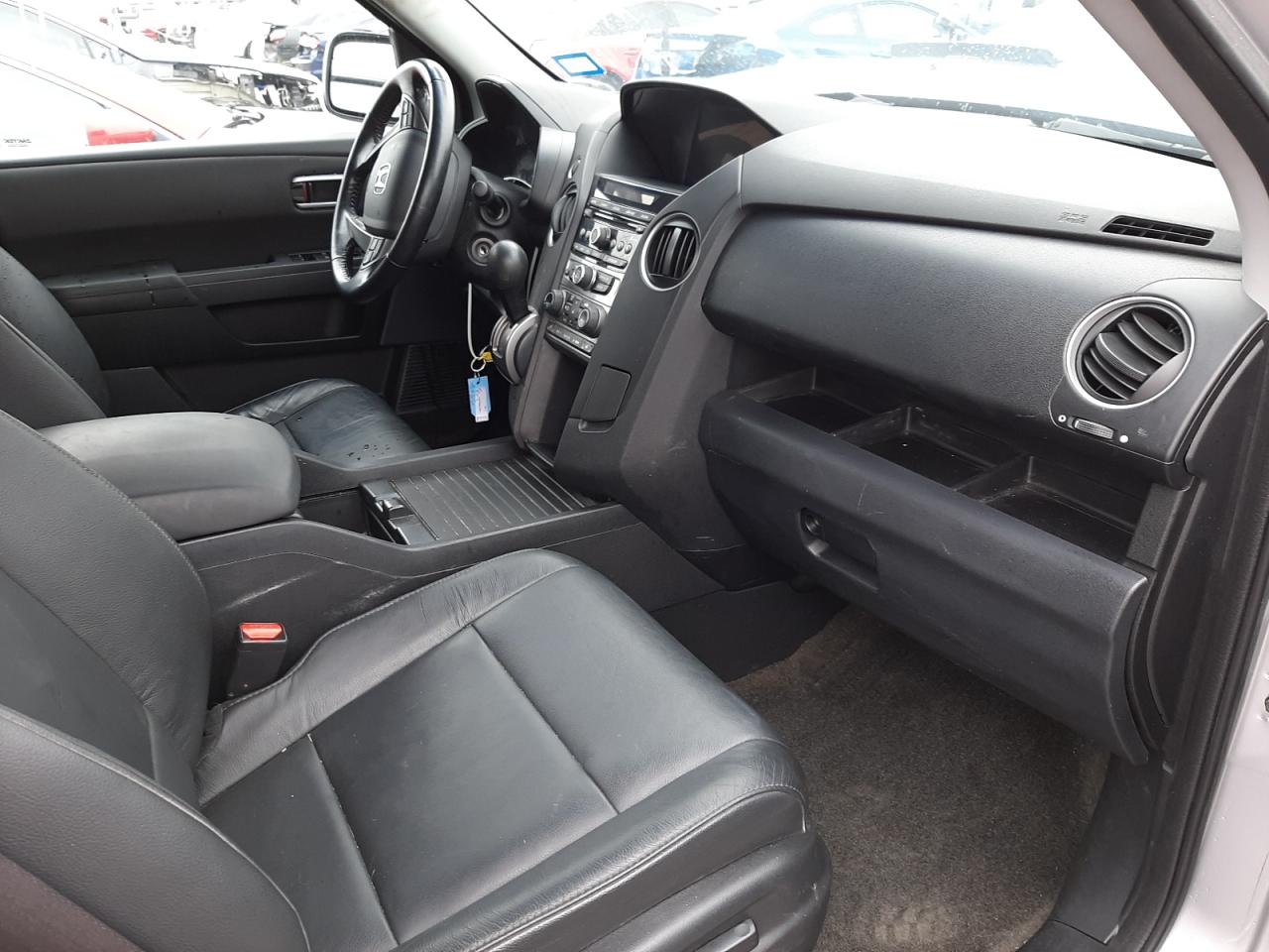 Photo 5 from auction – 2015 HONDA PILOT EXL with VIN 5FNYF3H58FB027590
