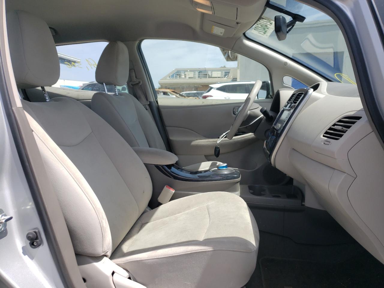 Photo 5 from auction – 2011 NISSAN LEAF SV with VIN JN1AZ0CP1BT007305