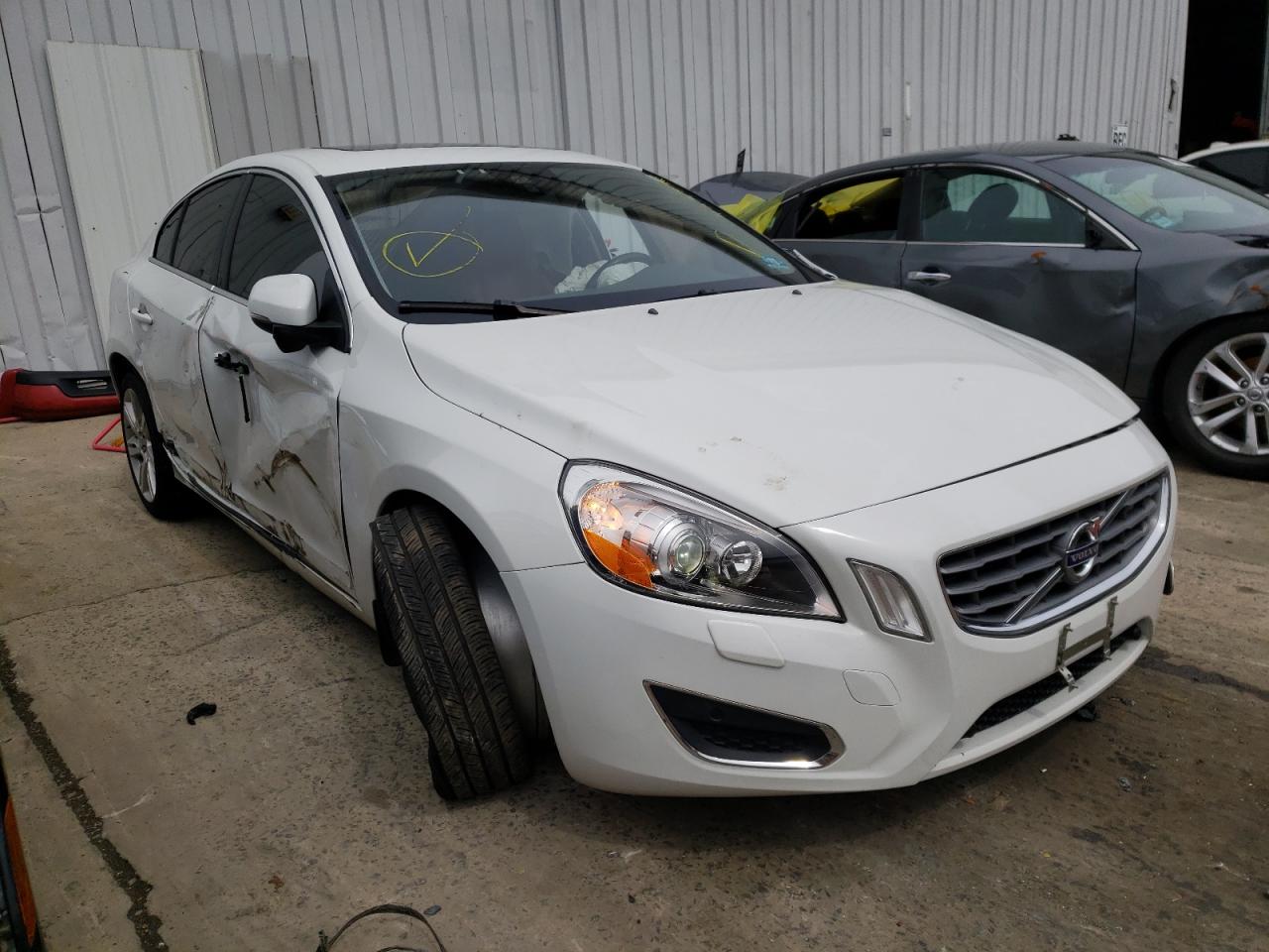 VOLVO S60 T6 2012 with VIN YV1902FH3C2095902 - Photo from auction