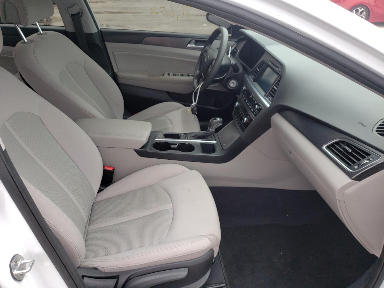 Photo 5 from auction – 2016 HYUNDAI SONATA SPO with VIN 5NPE34AF6GH428806