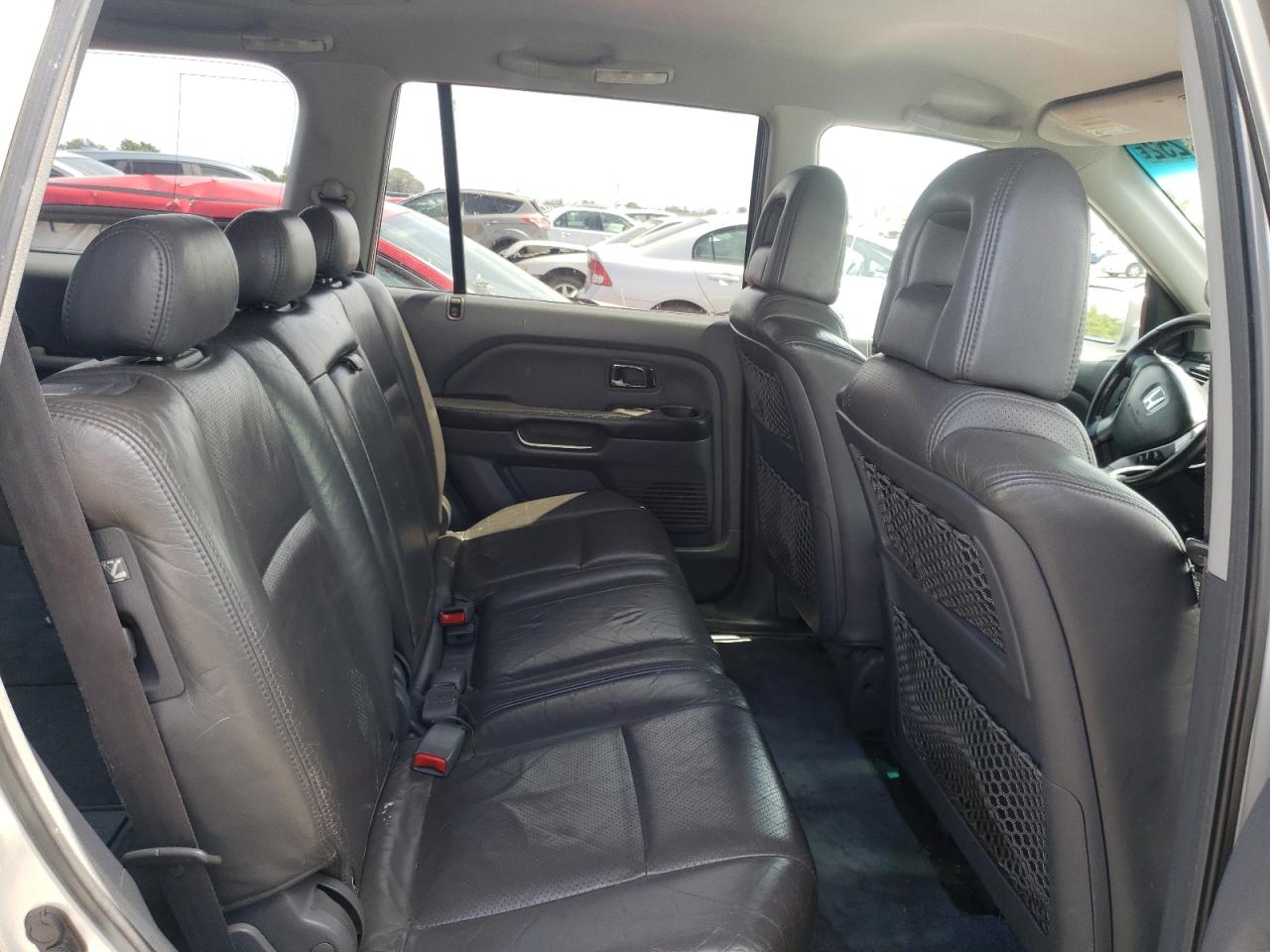 Photo 6 from auction – 2004 HONDA PILOT EXL with VIN 2HKYF18564H540131