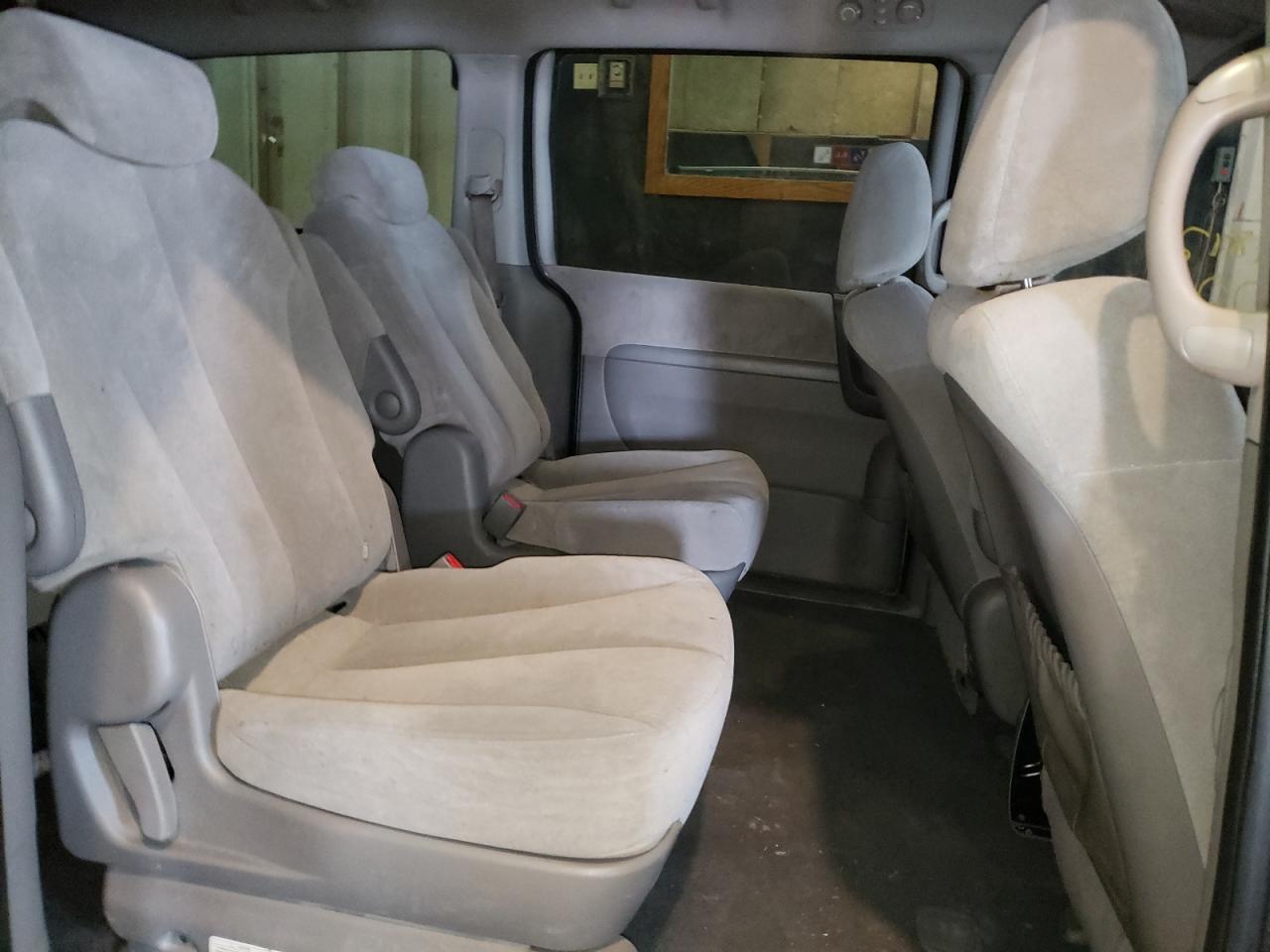 Photo 6 from auction – 2009 KIA SEDONA EX with VIN KNDMB233896273548