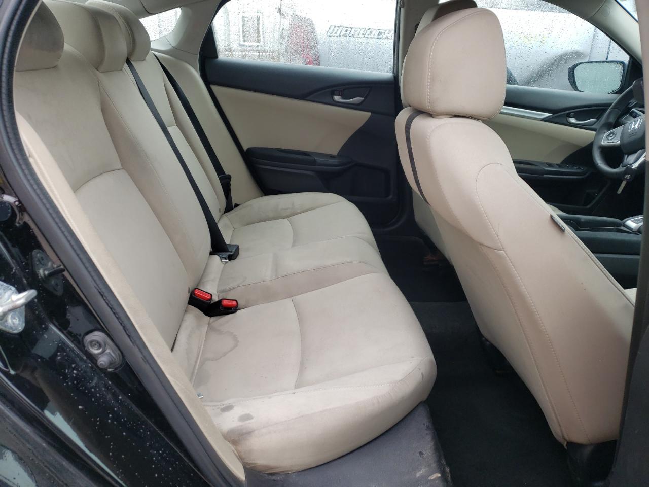 Photo 6 from auction – 2017 HONDA CIVIC LX with VIN 19XFC2F56HE226921