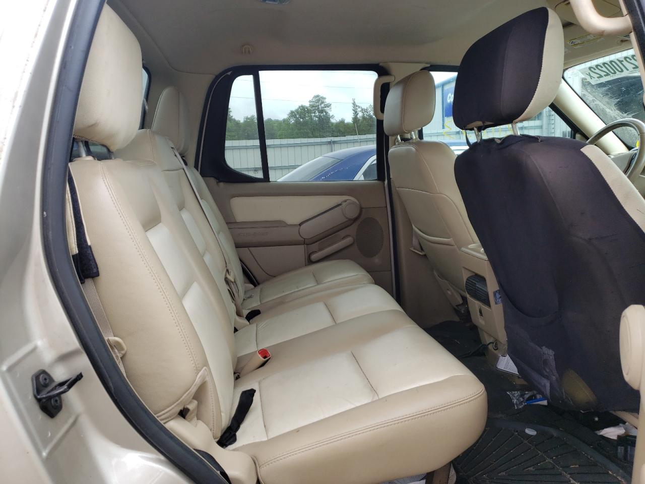 Photo 6 from auction – 2007 FORD EXPLORER S with VIN 1FMEU33K07UA56771