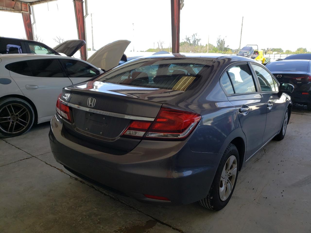 Photo 4 from auction – 2015 HONDA CIVIC LX with VIN 19XFB2F53FE056372
