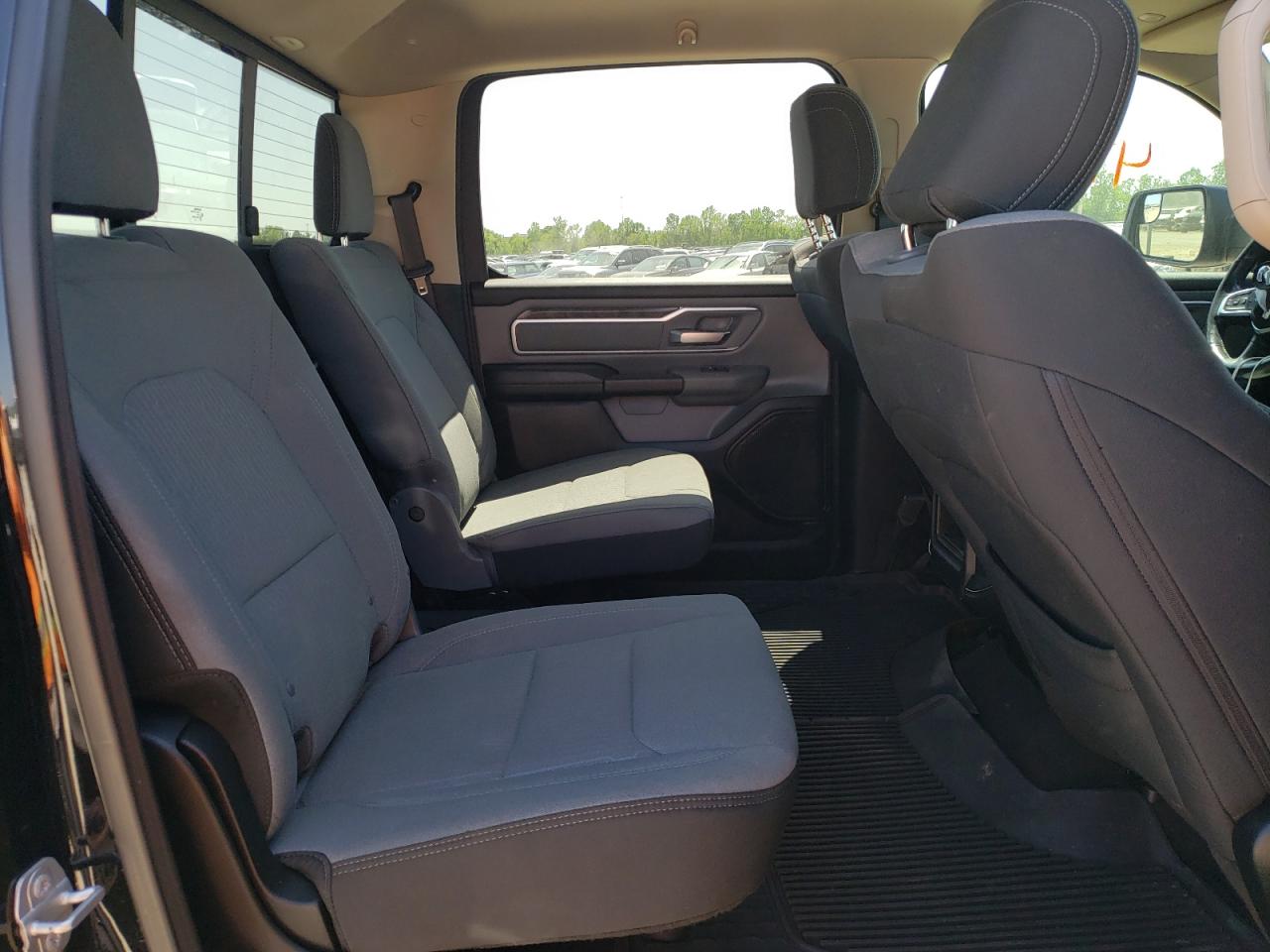 Photo 6 from auction – 2019 RAM 1500 BIG H with VIN 1C6RREFT2KN509323