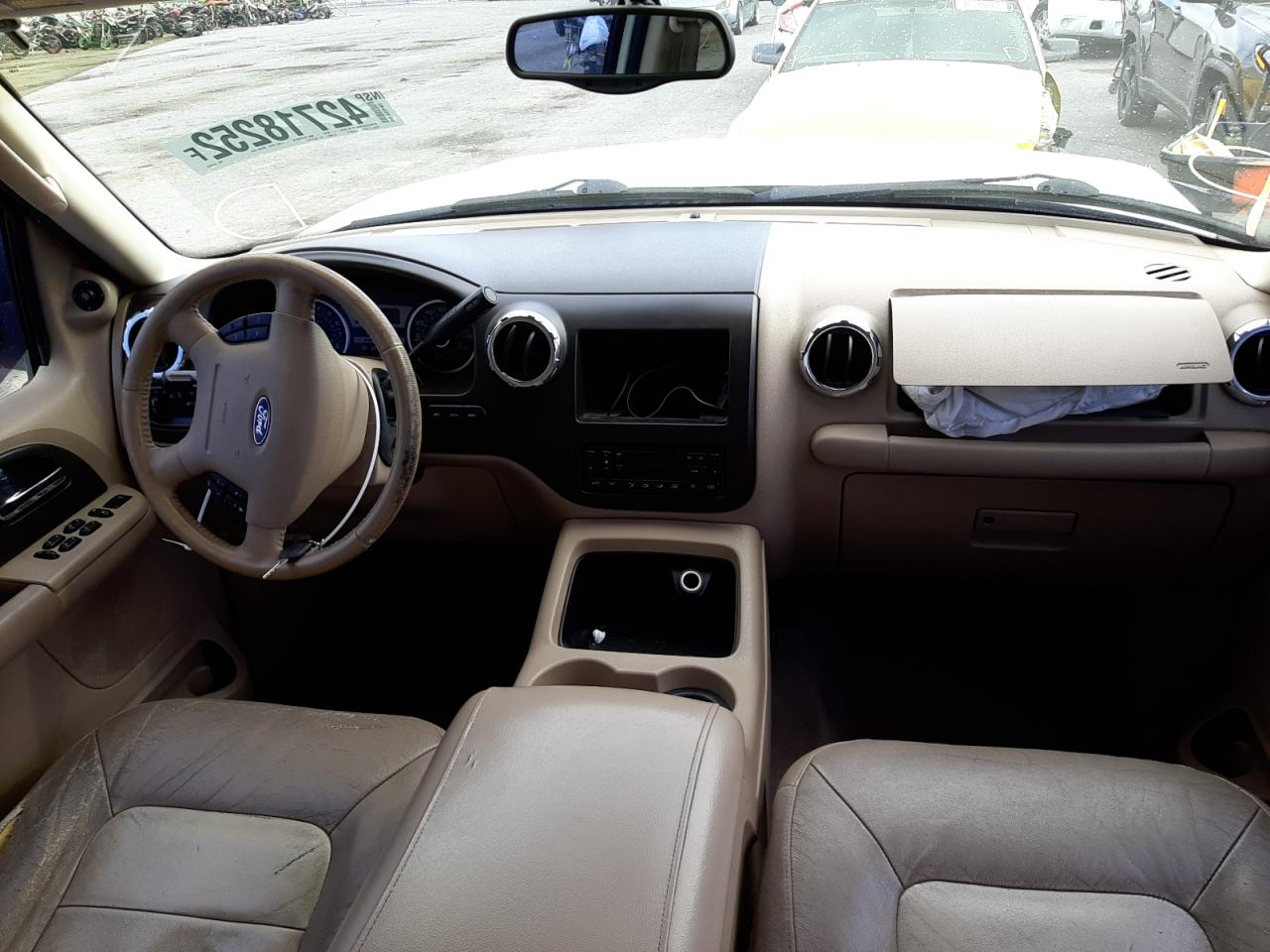 Photo 9 from auction – 2005 FORD EXPEDITION with VIN 1FMPU17515LA36520