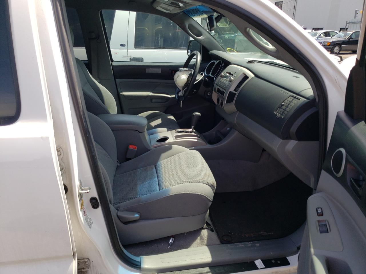 Photo 5 from auction – 2011 TOYOTA TACOMA DOU with VIN 3TMJU4GN1BM120195