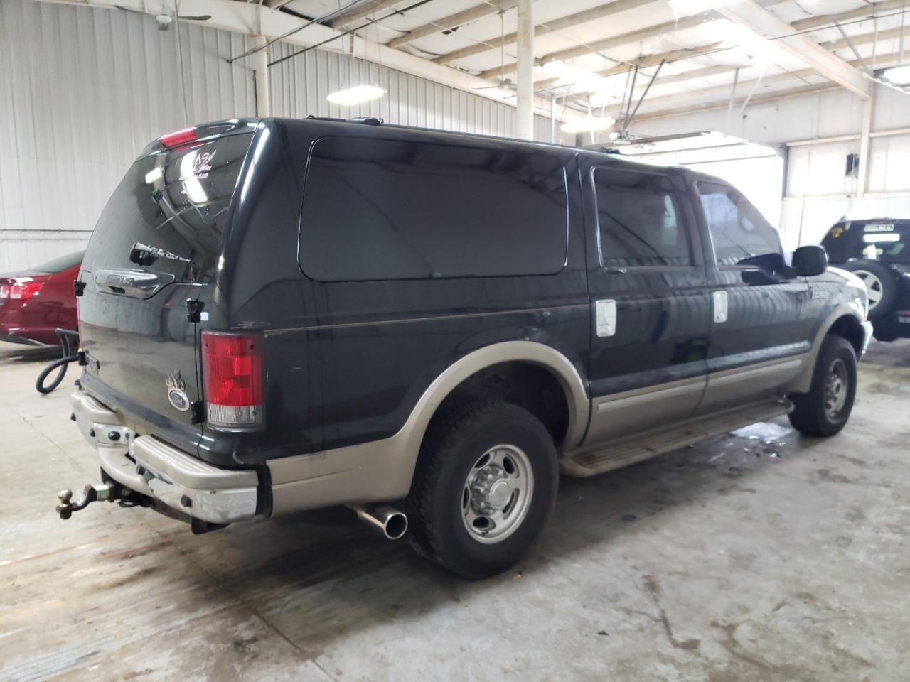 Photo 4 from auction – 2002 FORD EXCURSION with VIN 1FMNU43S92EB46252