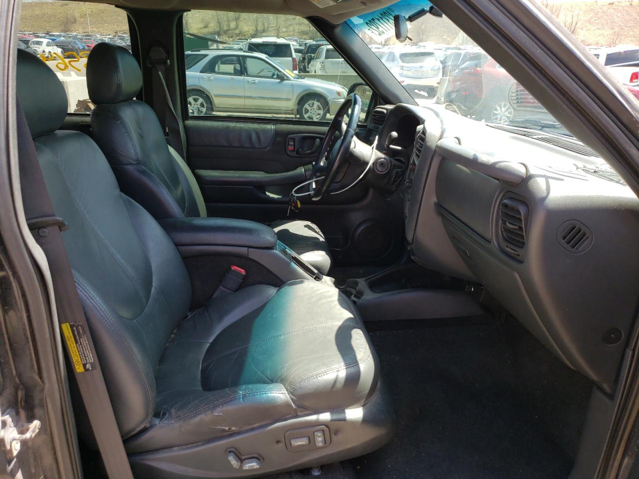 Photo 5 from auction – 2003 GMC SONOMA with VIN 1GTDT13X83K129118