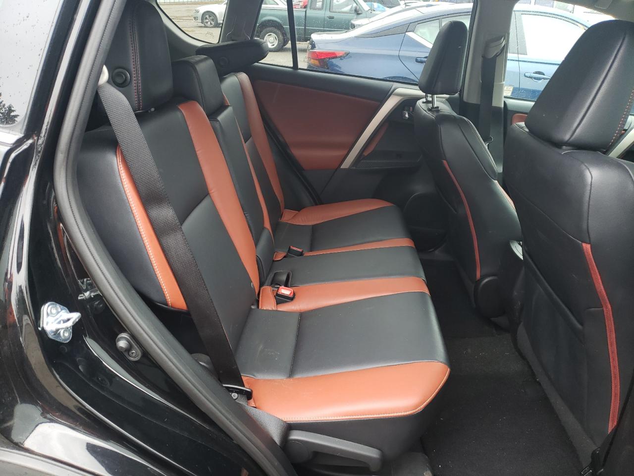 Photo 6 from auction – 2014 TOYOTA RAV4 LIMIT with VIN 2T3DFREV1EW205810