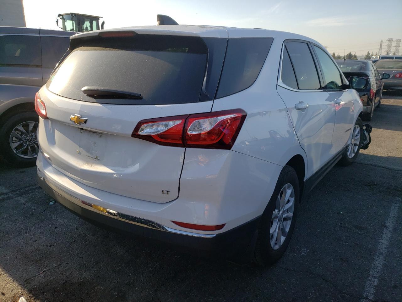 Photo 4 from auction – 2018 CHEVROLET EQUINOX LT with VIN 3GNAXJEV1JS566437