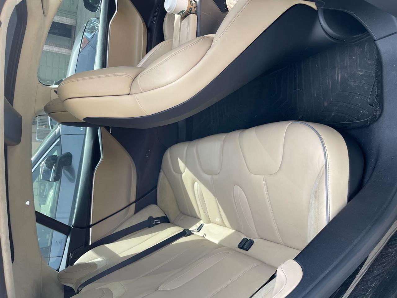 Photo 6 from auction – 2013 TESLA MODEL S with VIN 5YJSA1DP4DFP06057