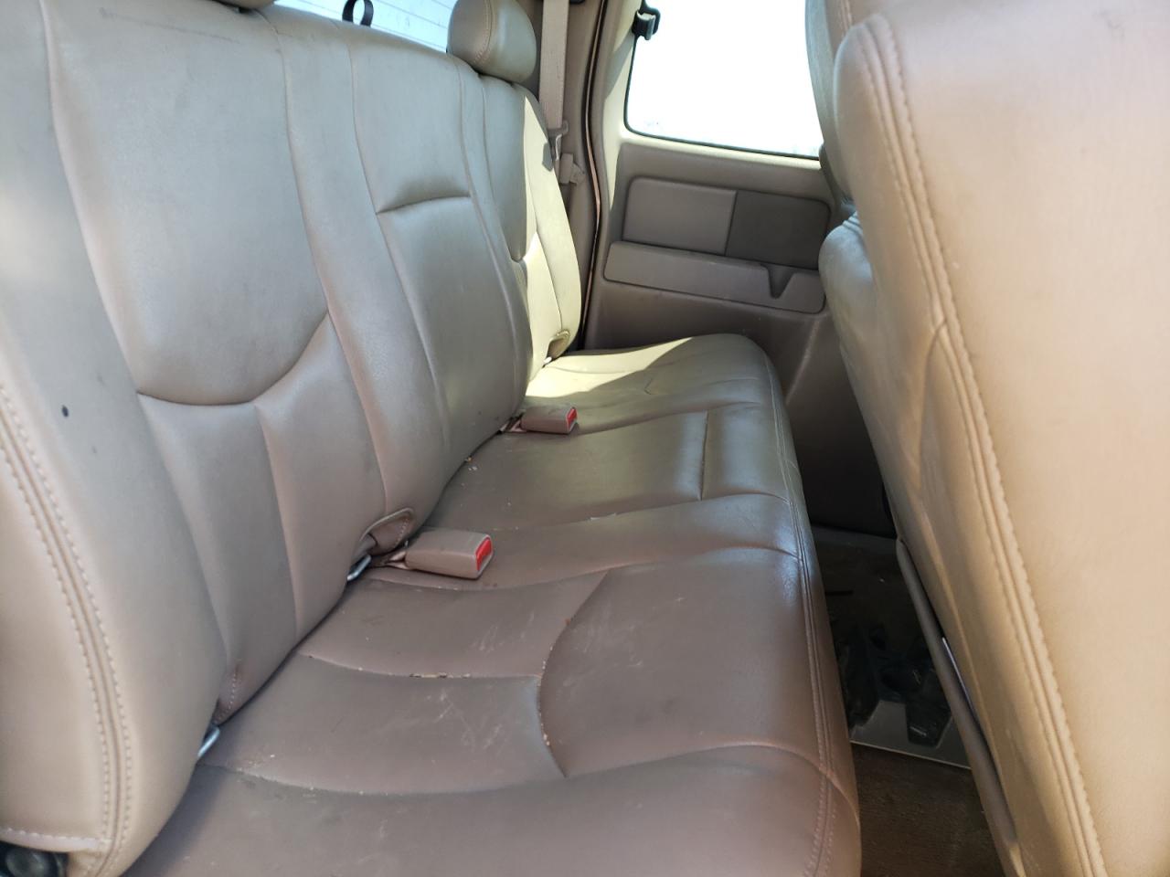 Photo 6 from auction – 2005 CHEVROLET SILVERADO with VIN 1GCEK19B45E189854