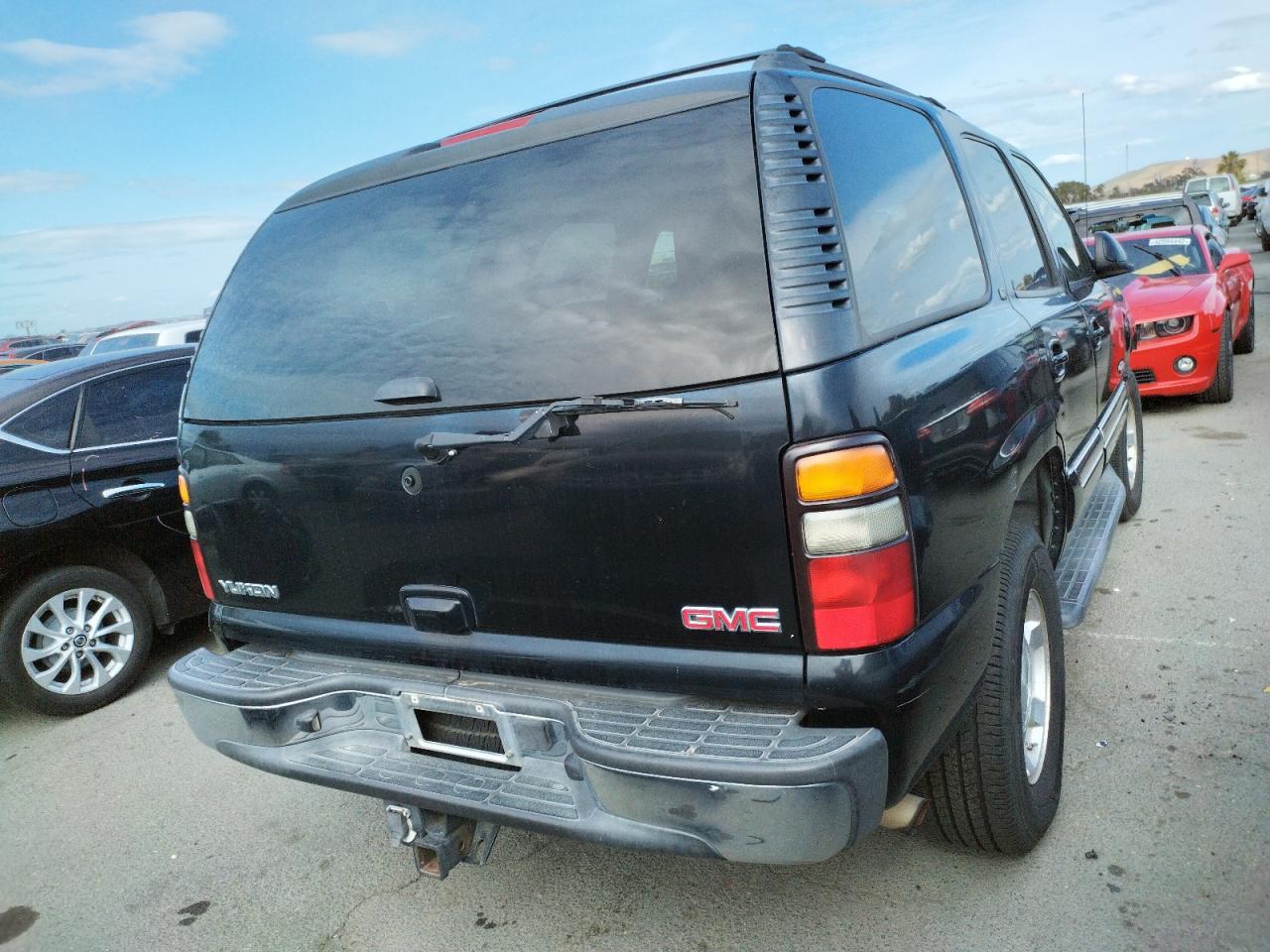 Photo 4 from auction – 2005 GMC YUKON with VIN 1GKEC13T95R247310