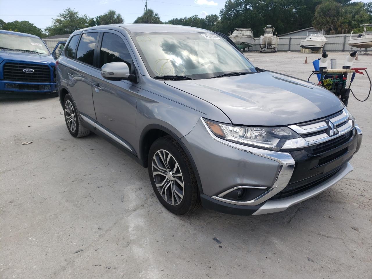 MITSUBISHI OUTLANDER 2017 with VIN JA4AD3A35HZ025853 - Photo from auction