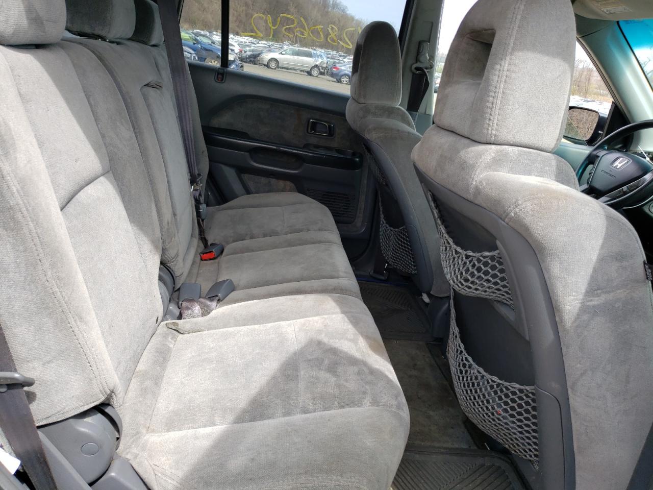 Photo 6 from auction – 2005 HONDA PILOT EX with VIN 5FNYF18495B018455