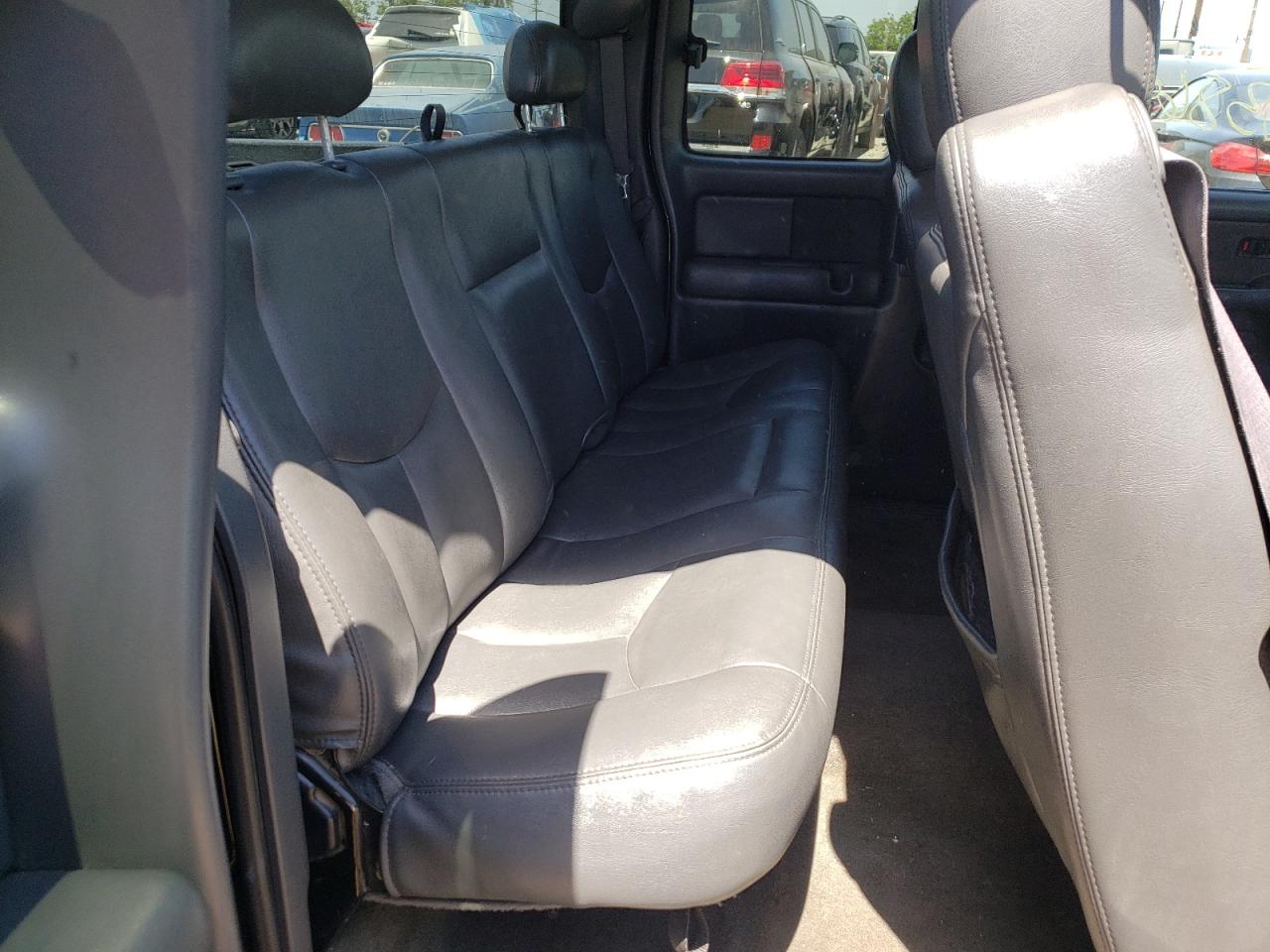 Photo 6 from auction – 2003 CHEVROLET SILVERADO with VIN 2GCEK19T431399894