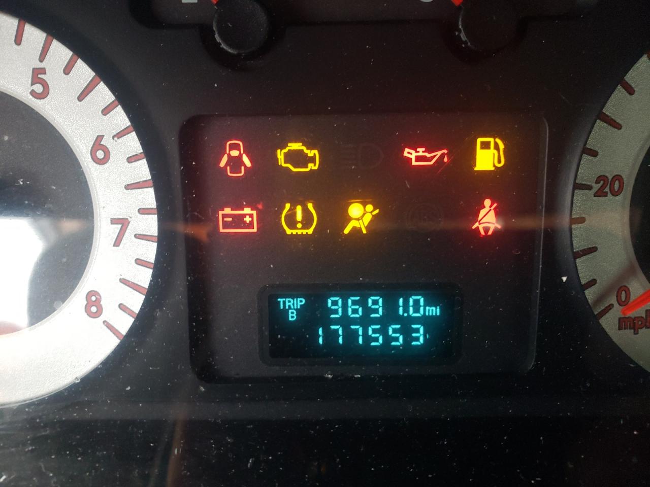 Photo 8 from auction – 2008 MAZDA TRIBUTE I with VIN 4F2CZ92Z68KM32224