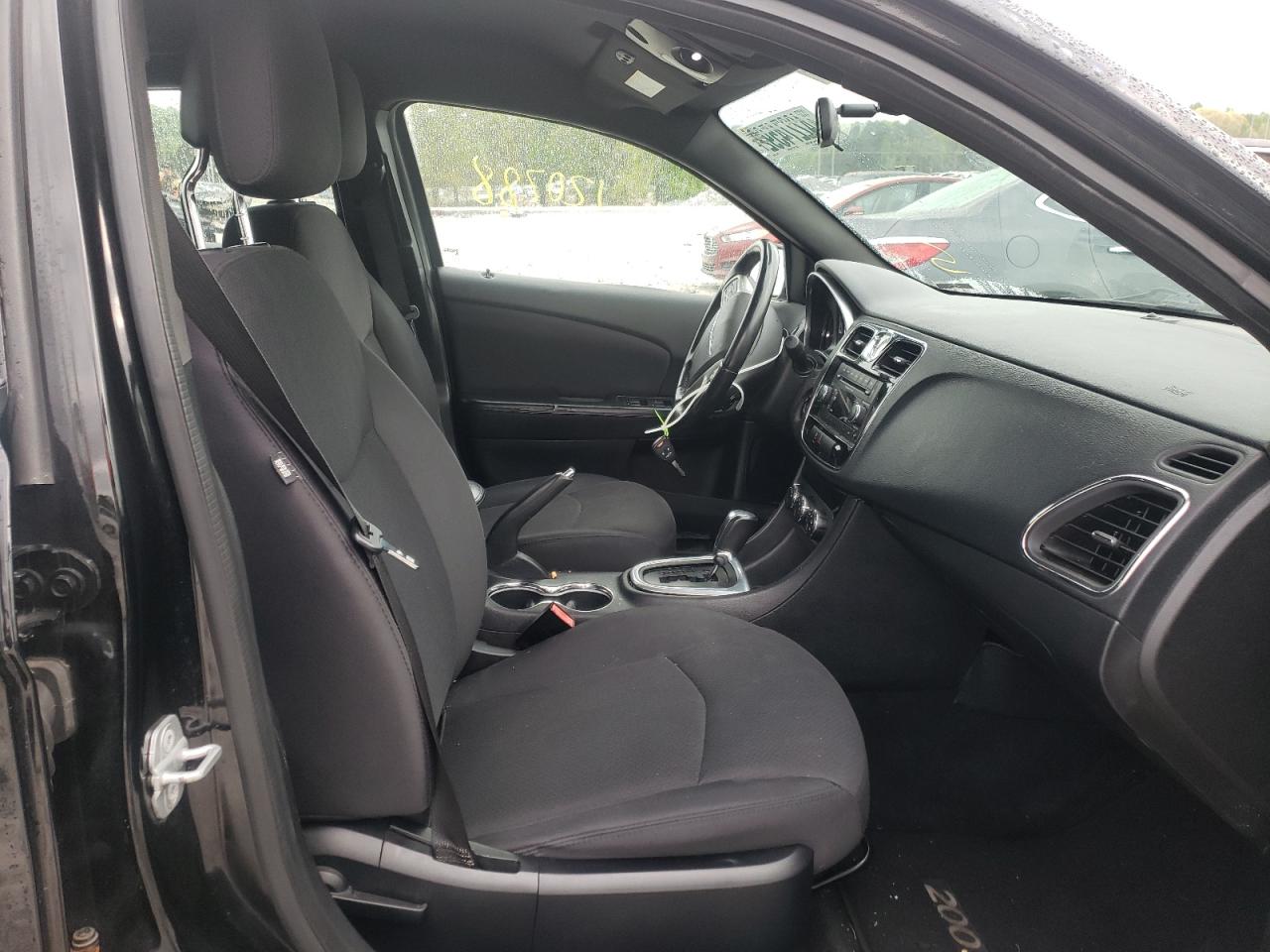 Photo 5 from auction – 2013 CHRYSLER 200 TOURIN with VIN 1C3CCBBG4DN531984