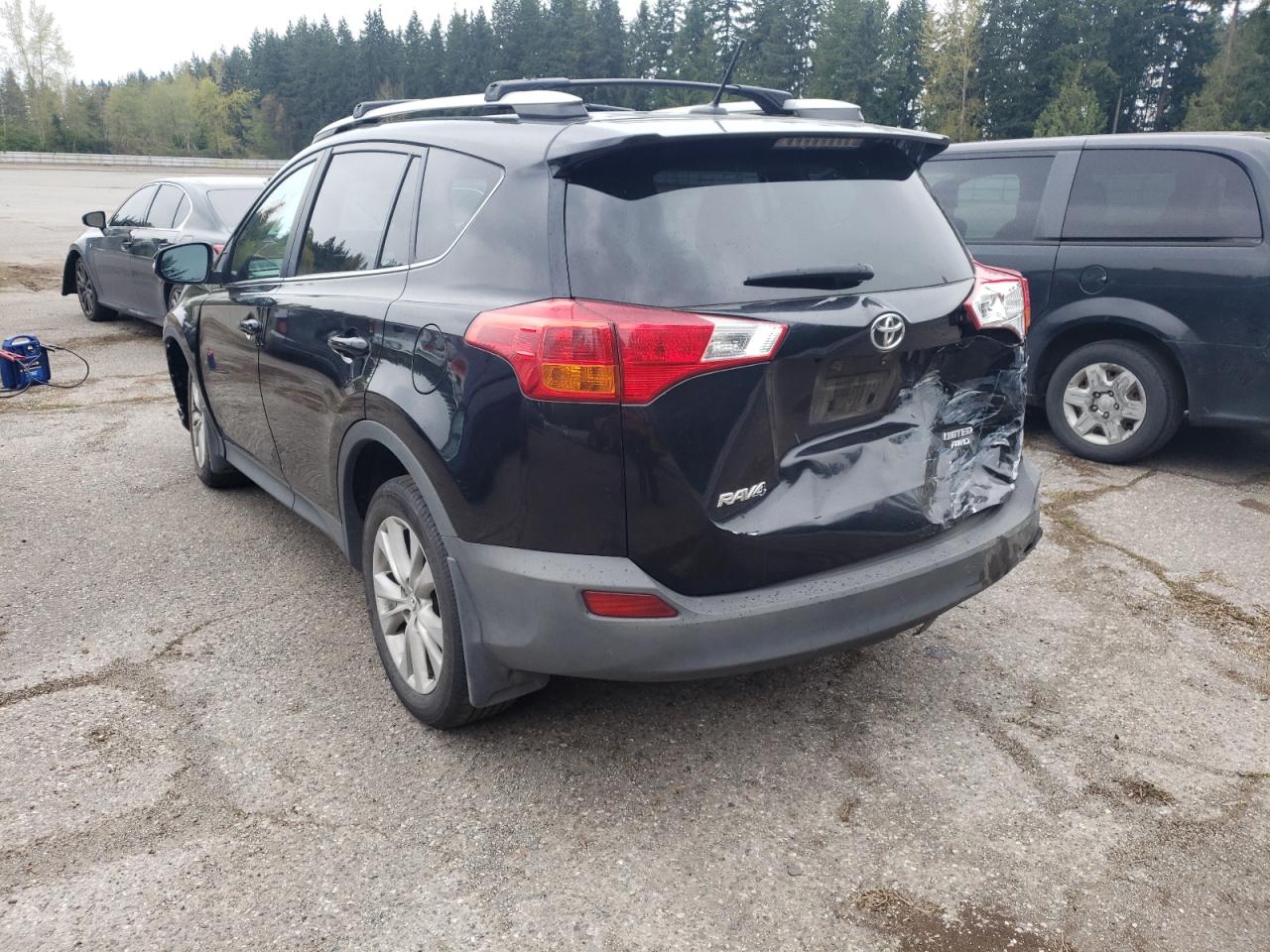 Photo 3 from auction – 2014 TOYOTA RAV4 LIMIT with VIN 2T3DFREV1EW205810
