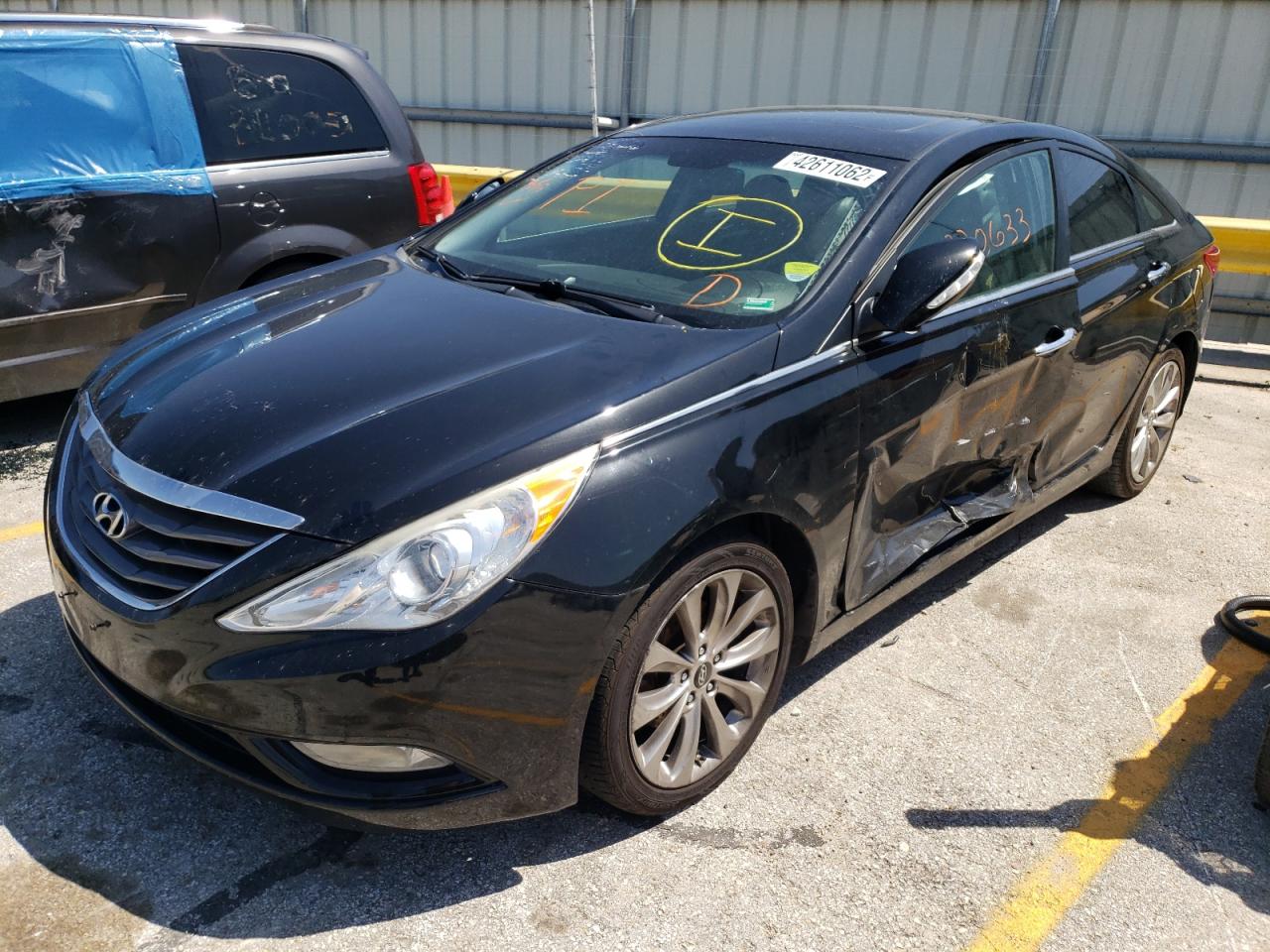 Photo 2 from auction – 2013 HYUNDAI SONATA SE with VIN 5NPEC4AB1DH568285