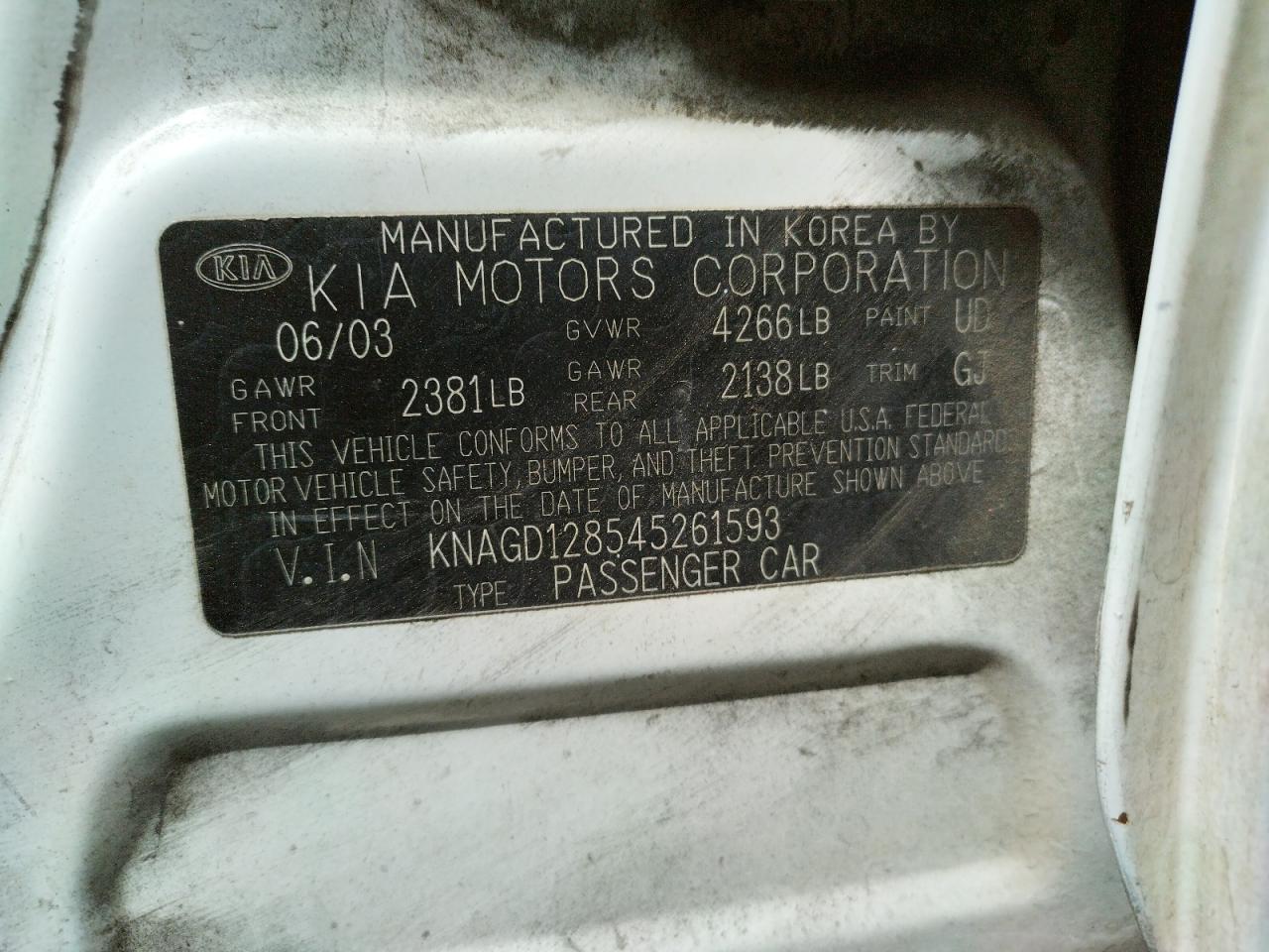 Photo 10 from auction – 2004 KIA OPTIMA LX with VIN KNAGD128545261593
