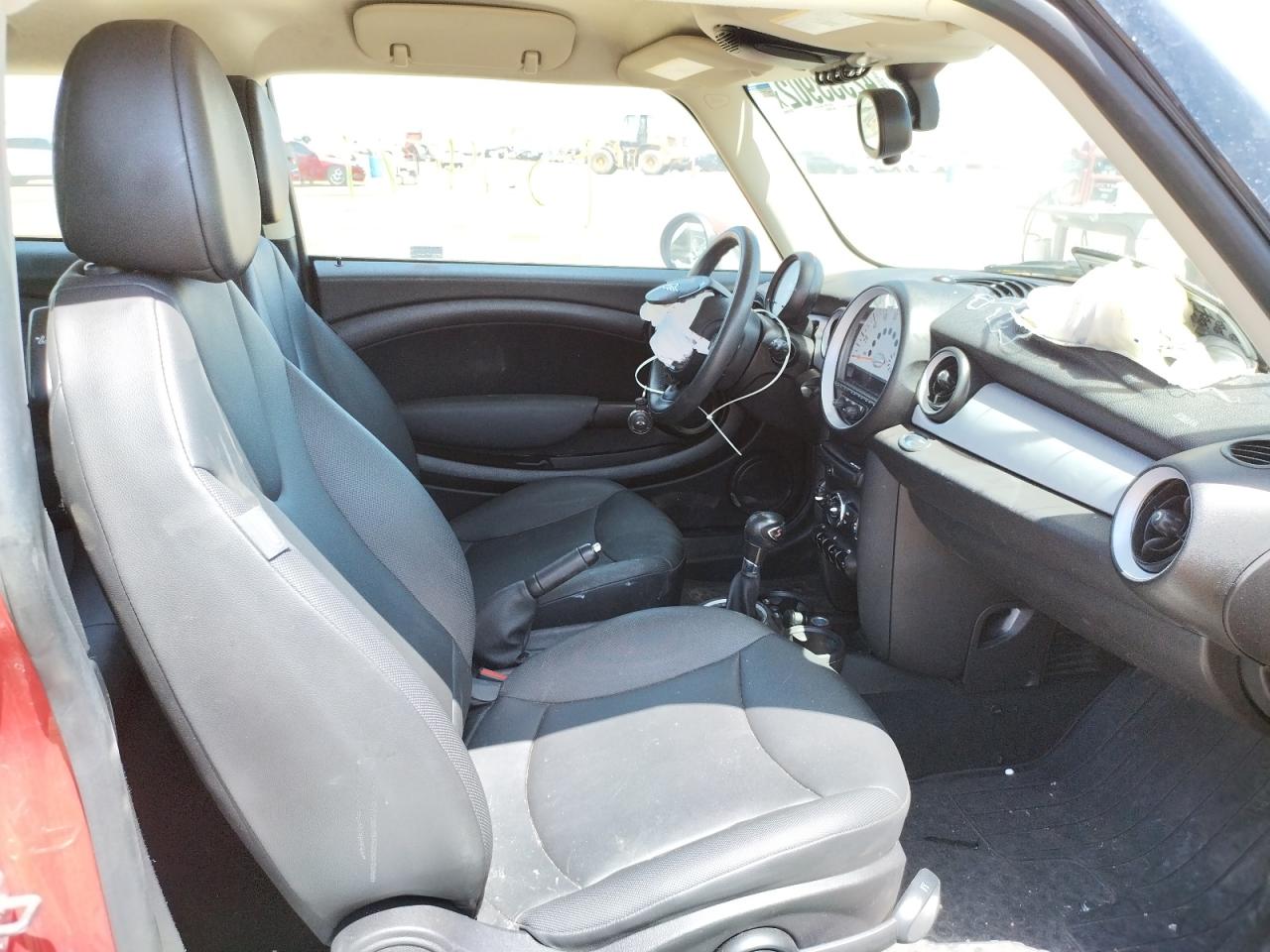 Photo 5 from auction – 2014 MINI COOPER CLU with VIN WMWZF3C52ET492869
