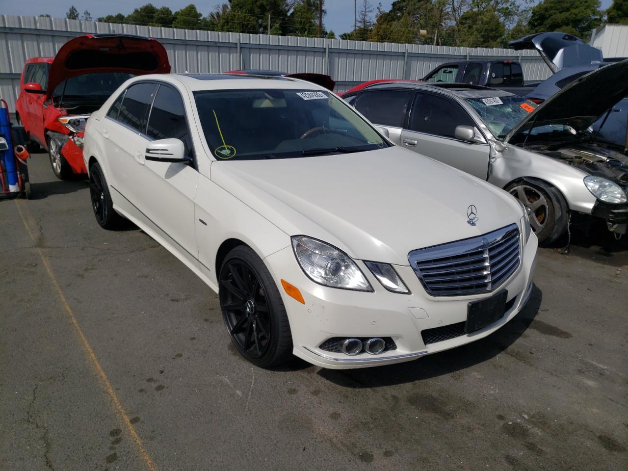 MERCEDES-BENZ E 350 BLUE 2011 with VIN WDDHF2EB6BA467689 - Photo from auction