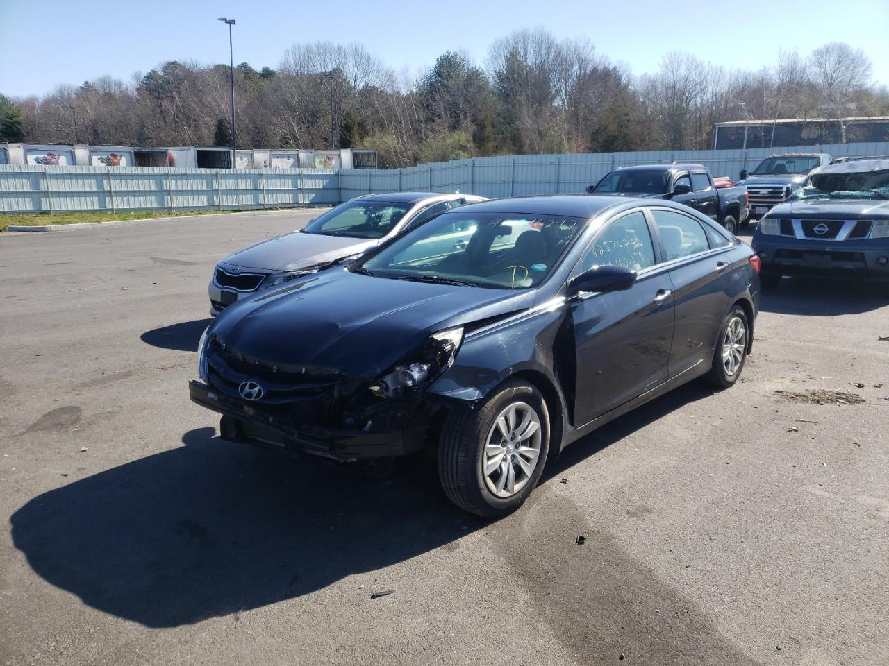 Photo 2 from auction – 2011 HYUNDAI SONATA SE with VIN 5NPEB4AC5BH193509