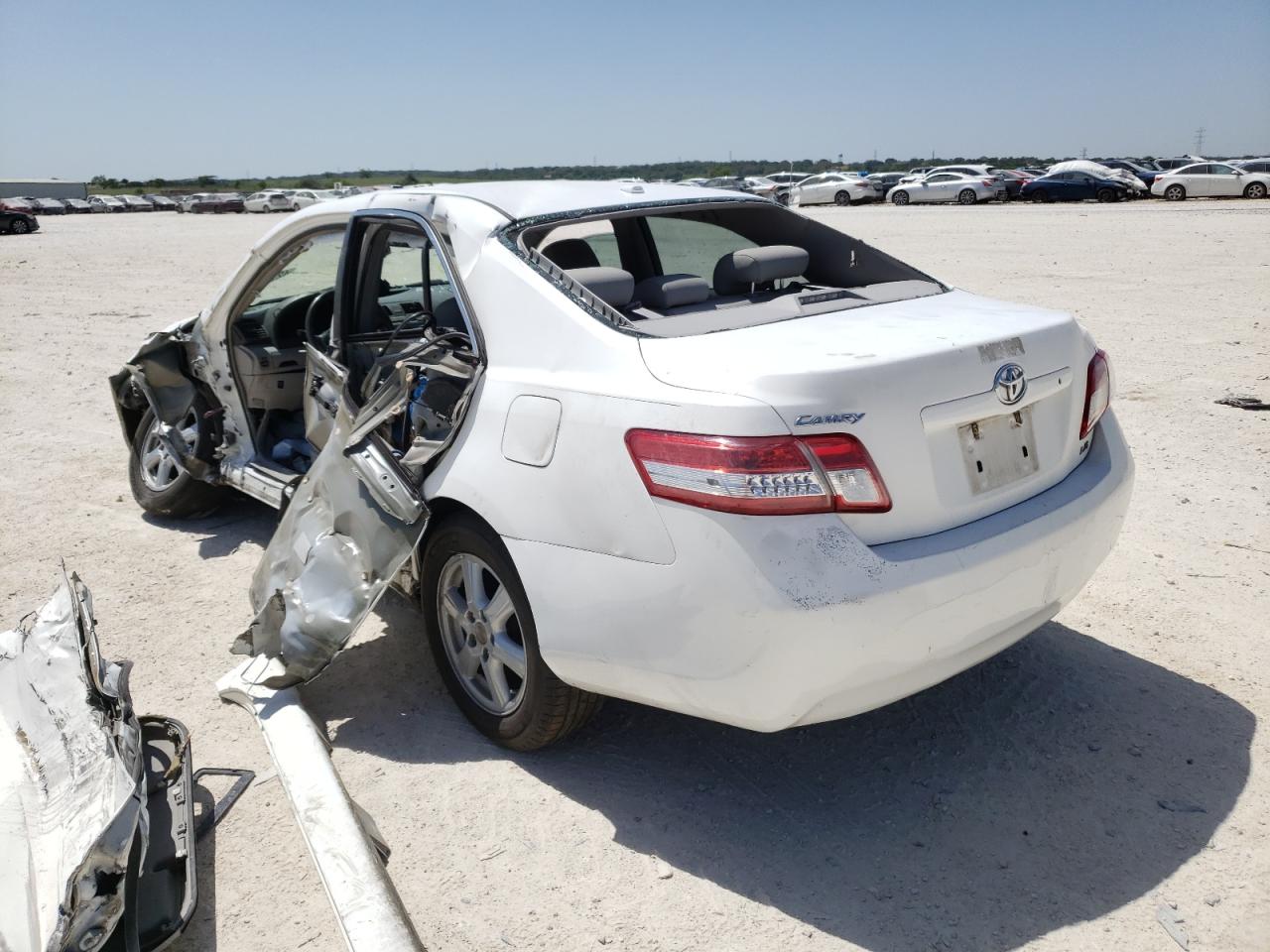 Photo 3 from auction – 2010 TOYOTA CAMRY BASE with VIN 4T1BF3EK2AU524615