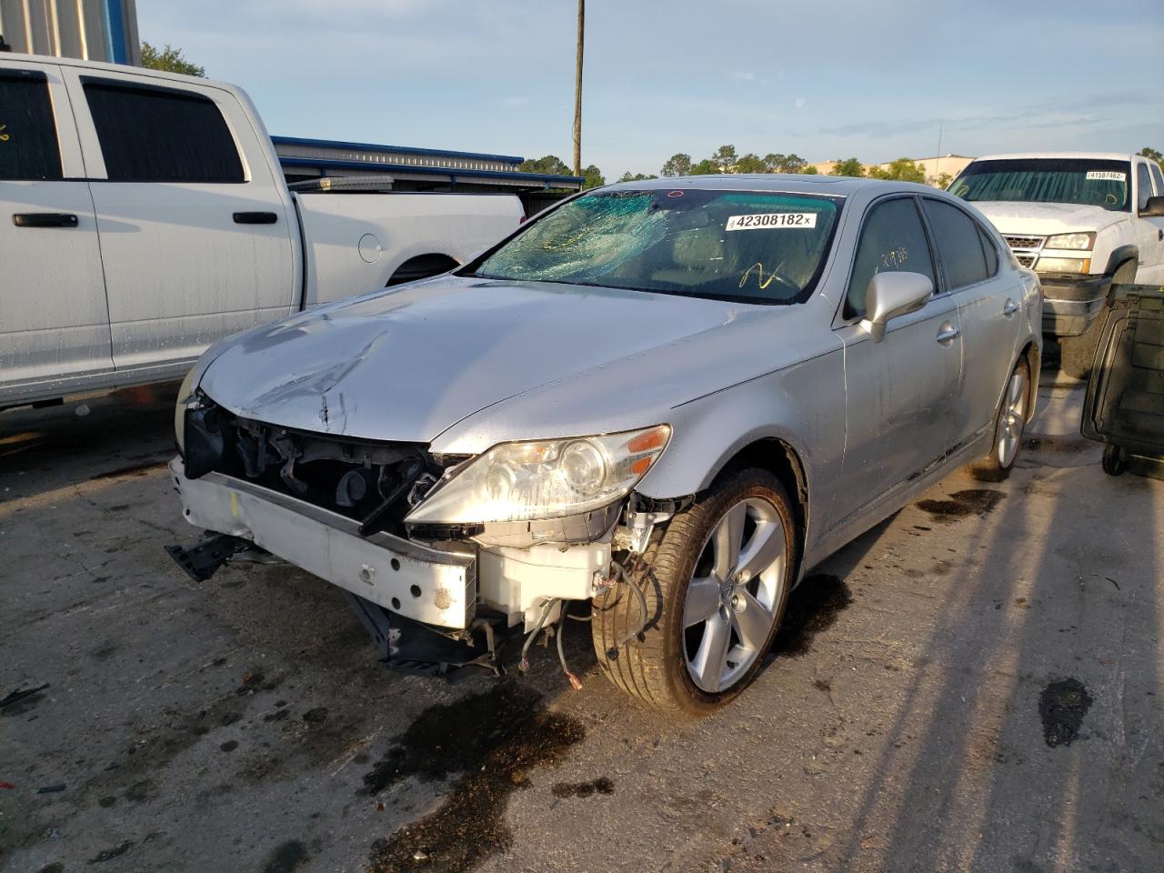 Photo 2 from auction – 2010 LEXUS LS 460 with VIN JTHBL5EF9A5096658