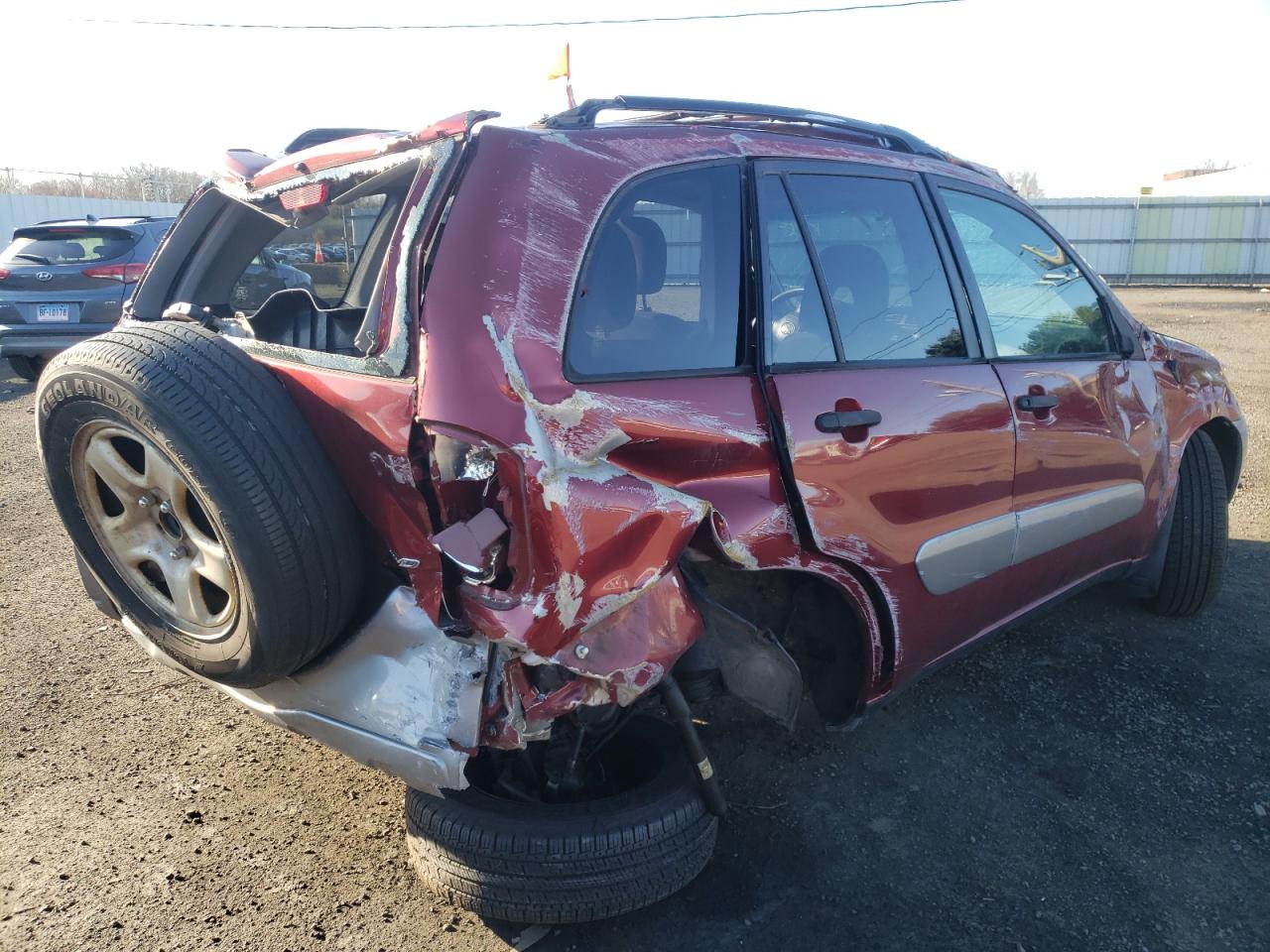 Photo 4 from auction – 2005 TOYOTA RAV4 with VIN JTEHD20V950058268