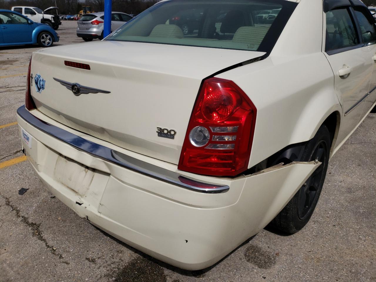 Photo 9 from auction – 2008 CHRYSLER 300 LIMITE with VIN 2C3KA33G78H172358