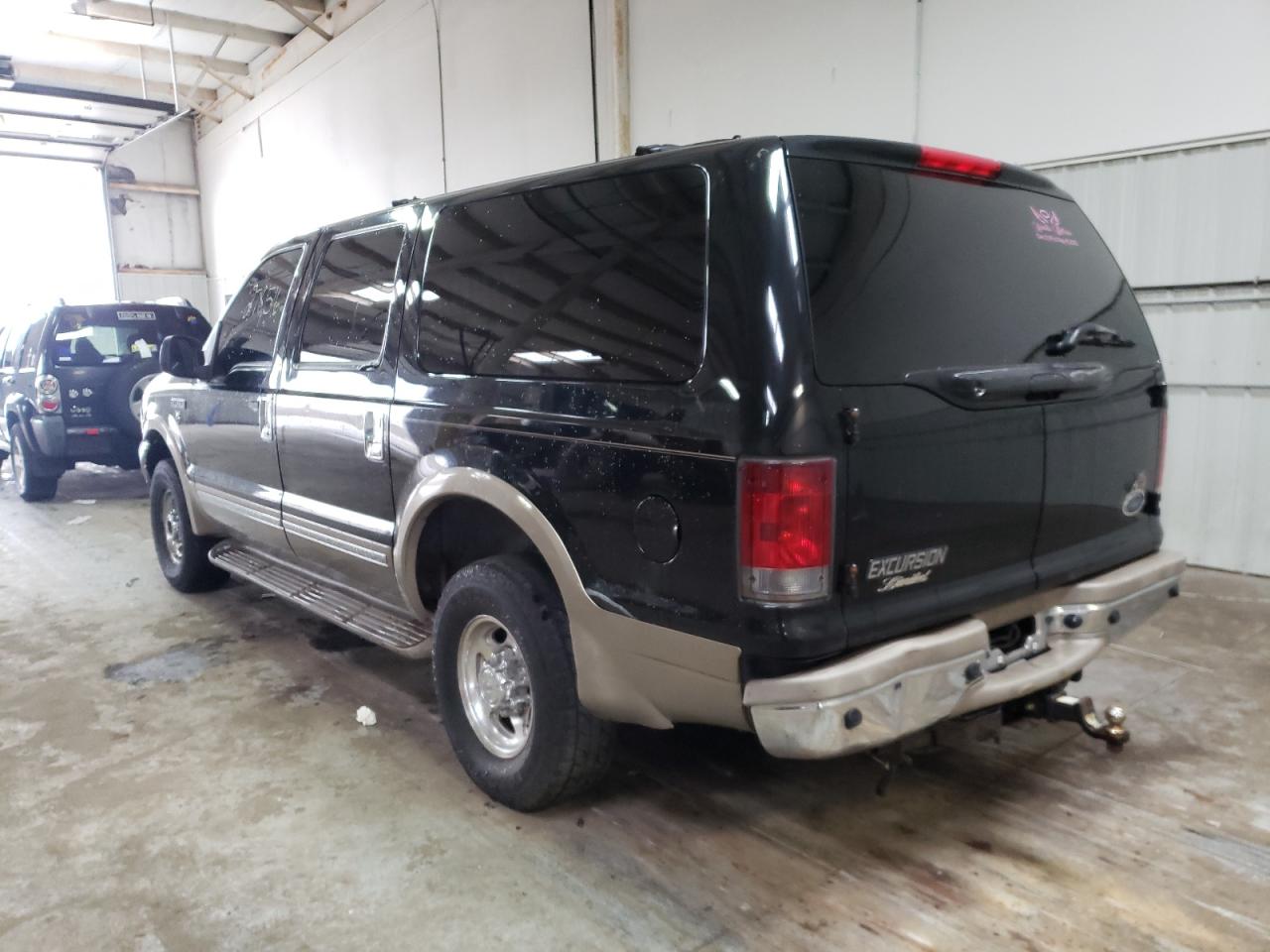 Photo 3 from auction – 2002 FORD EXCURSION with VIN 1FMNU43S92EB46252