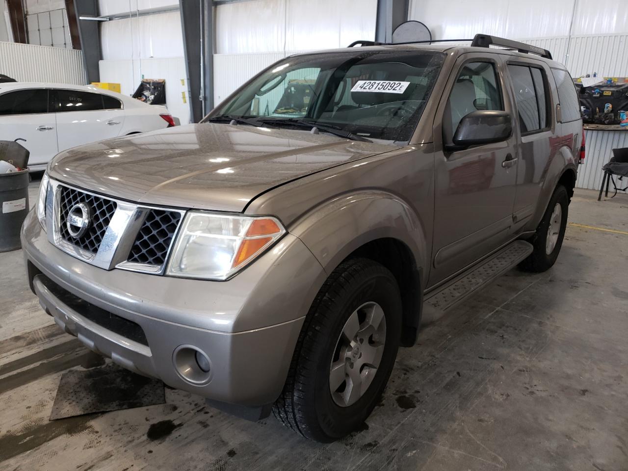 Photo 2 from auction – 2005 NISSAN PATHFINDER with VIN 5N1AR18W95C763144